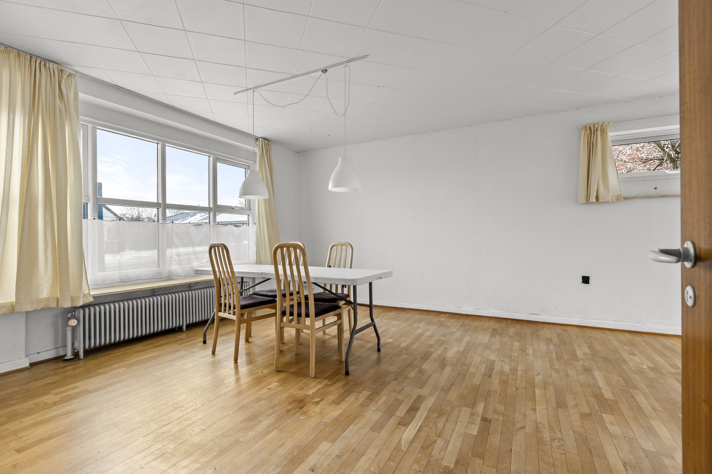 Fremhævet stue billede i fuldskærmstilstand. Billede af Drosselvej 17, 4000 Roskilde