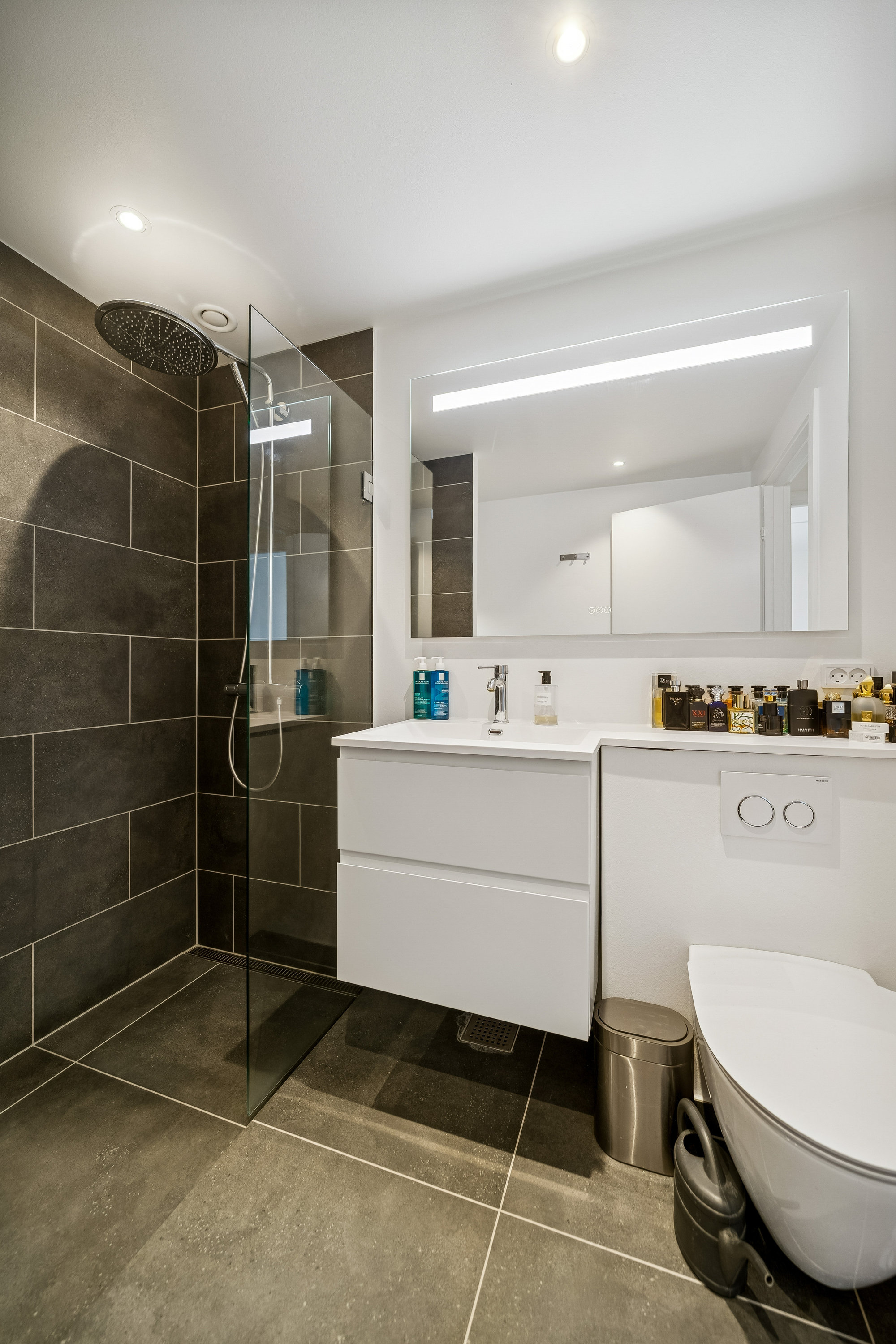 Fremhævet badeværelse billede i fuldskærmstilstand. Billede af Jens Lillelunds Vej 3, 2. mf., 2920 Charlottenlund