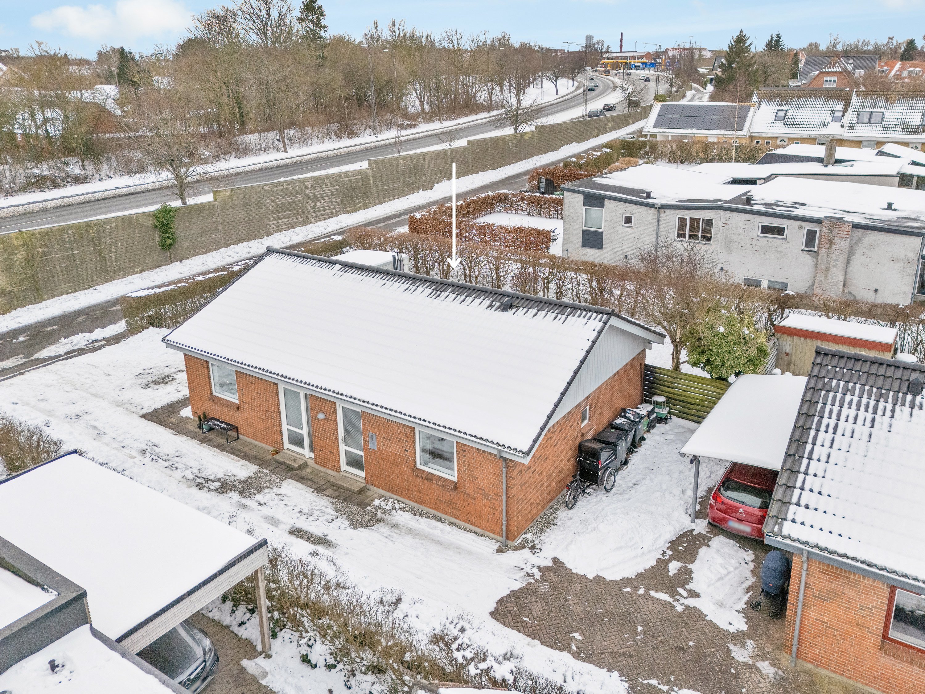 Fremhævet facade billede i fuldskærmstilstand. Billede af Besservej 17A, 8240 Risskov