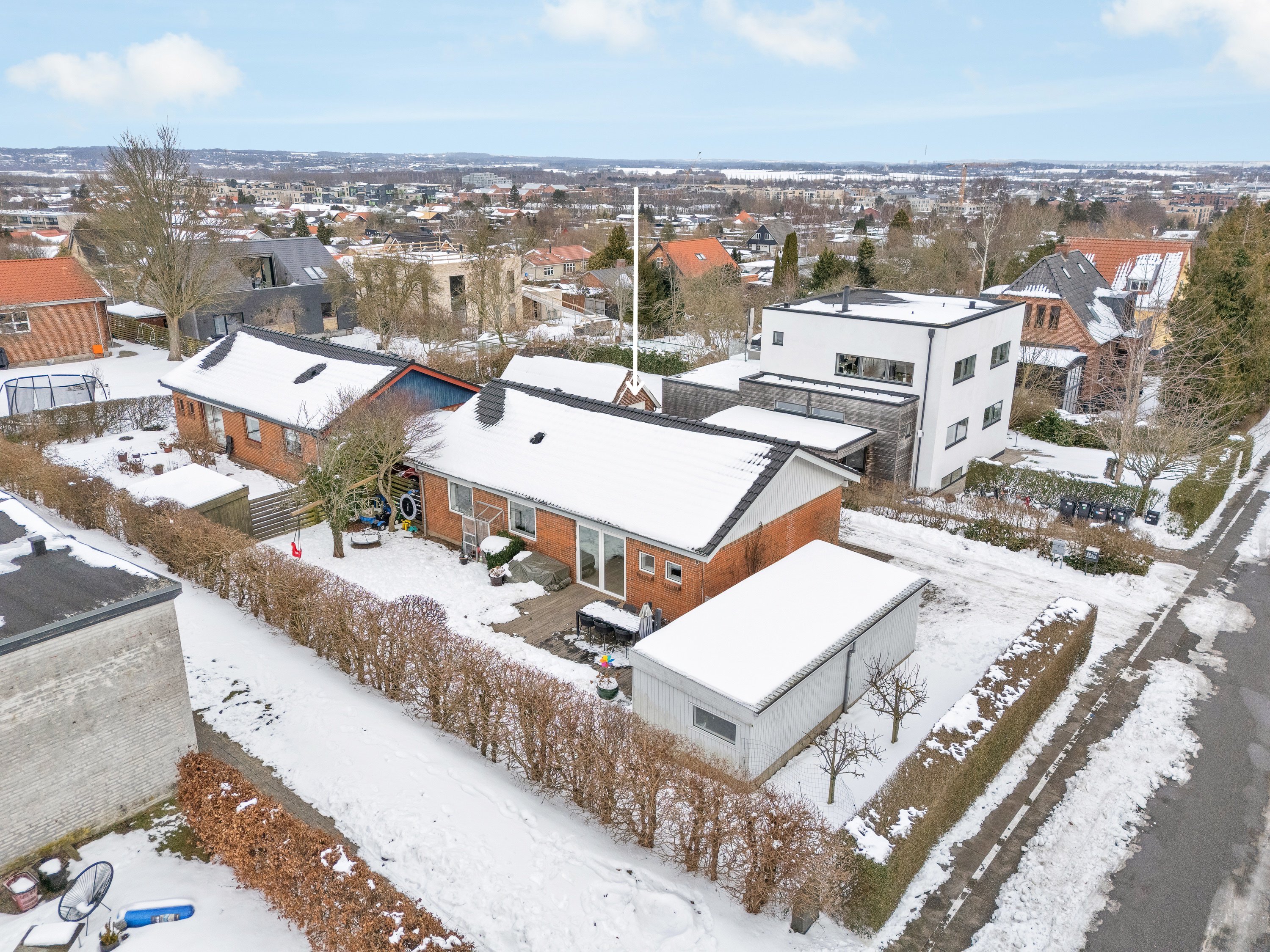 Fremhævet luftfoto billede i fuldskærmstilstand. Billede af Besservej 17A, 8240 Risskov