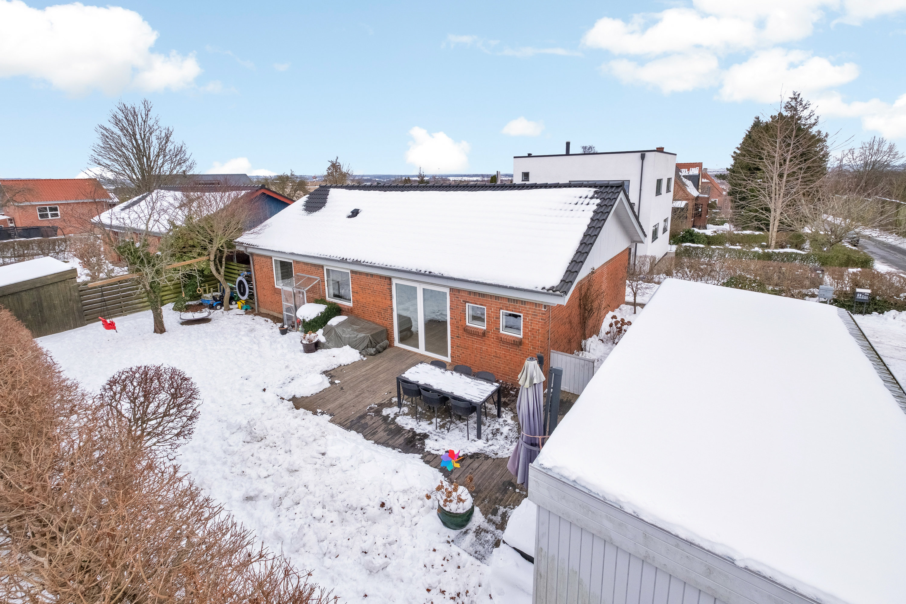 Fremhævet bag facade billede i fuldskærmstilstand. Billede af Besservej 17A, 8240 Risskov