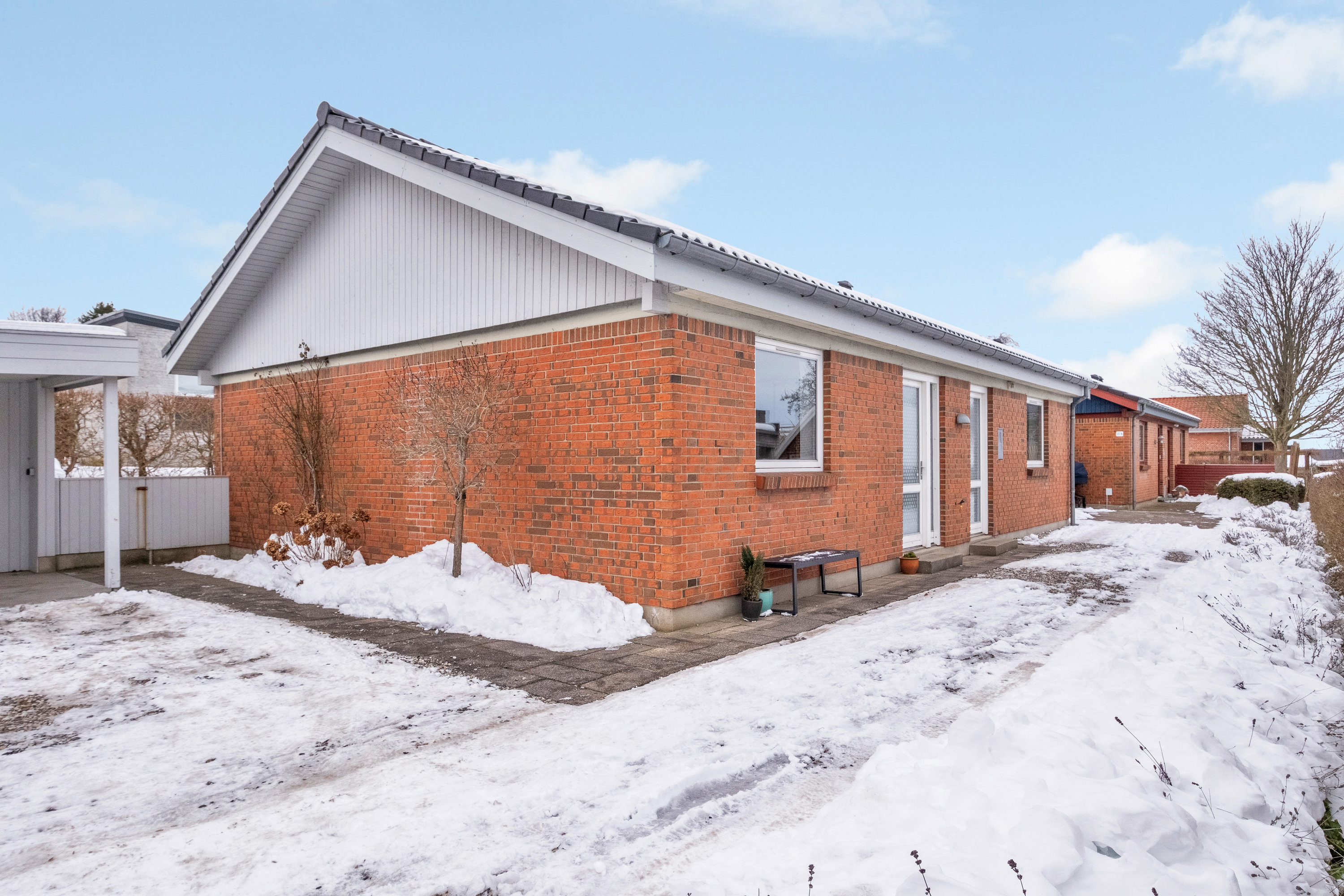 Fremhævet facade billede i fuldskærmstilstand. Billede af Besservej 17A, 8240 Risskov