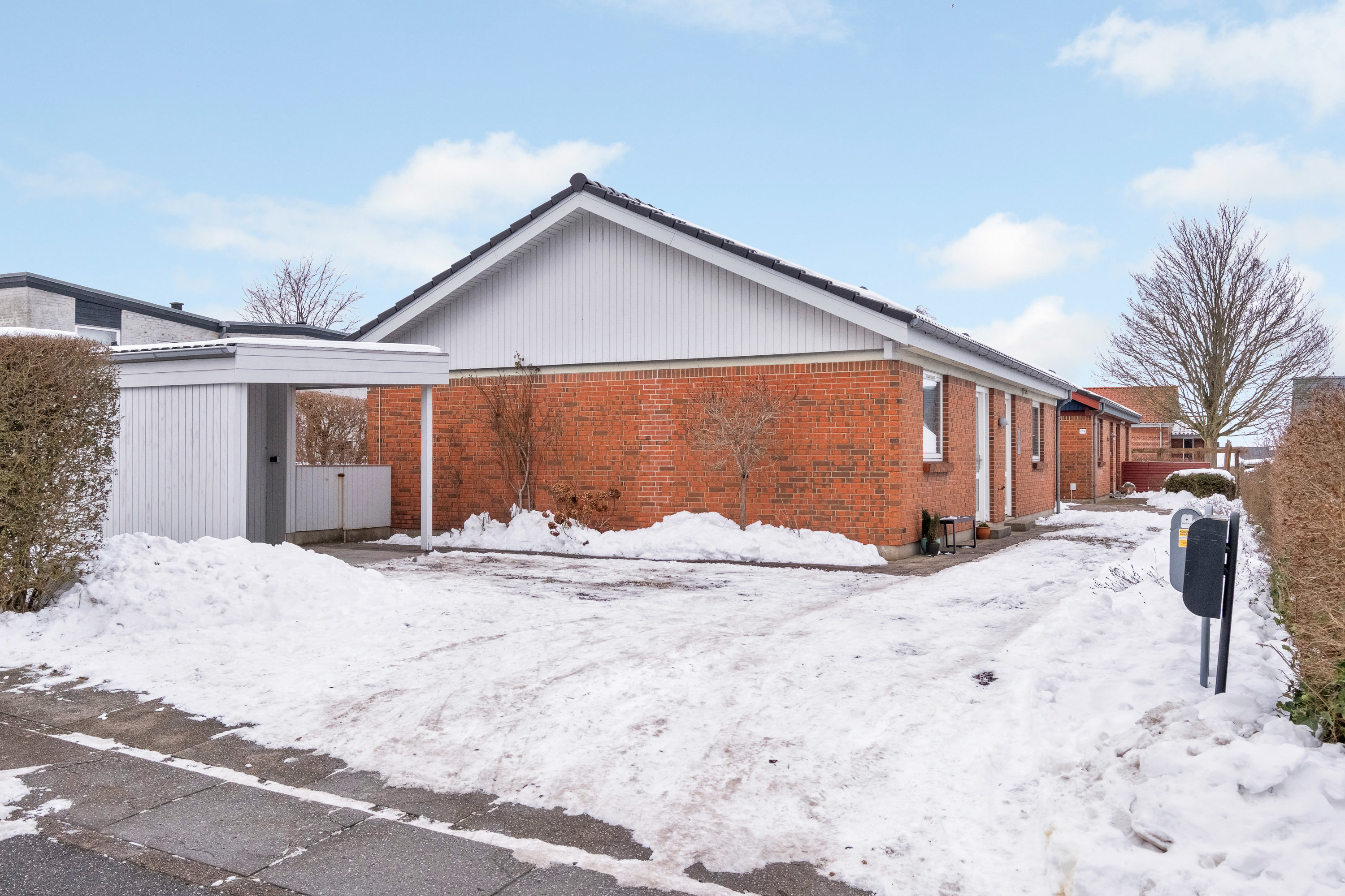 Fremhævet facade billede i fuldskærmstilstand. Billede af Besservej 17A, 8240 Risskov