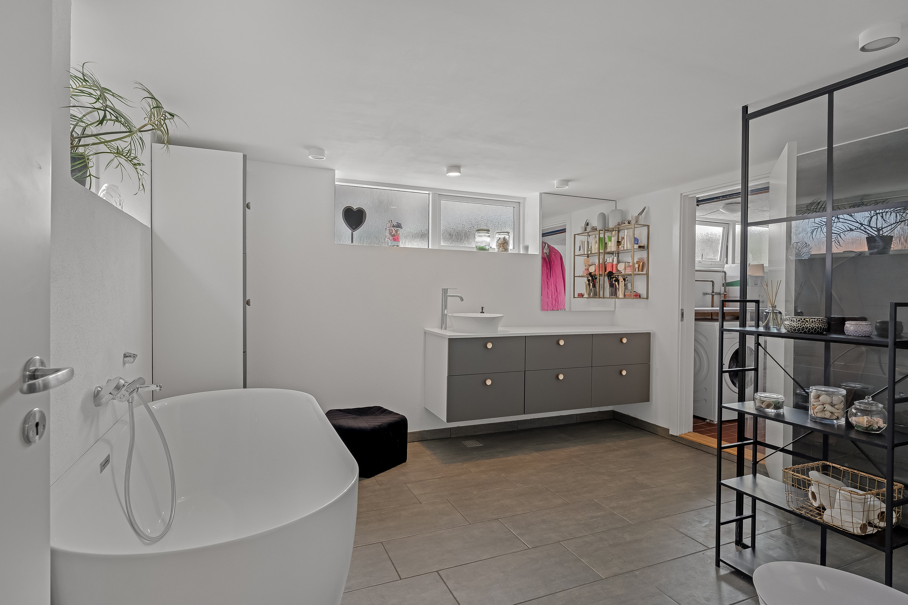 Fremhævet badeværelse billede i fuldskærmstilstand. Billede af Østre Allé 12, 4900 Nakskov