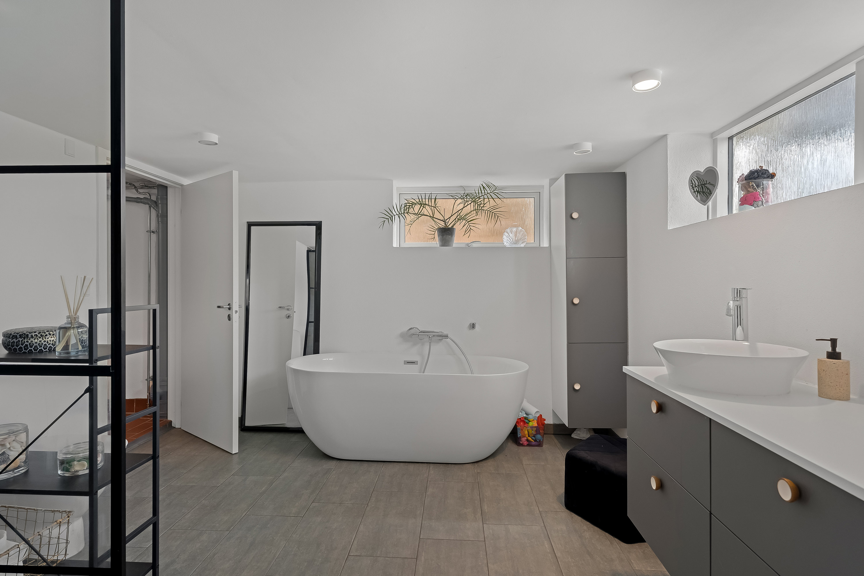 Fremhævet badeværelse billede i fuldskærmstilstand. Billede af Østre Allé 12, 4900 Nakskov