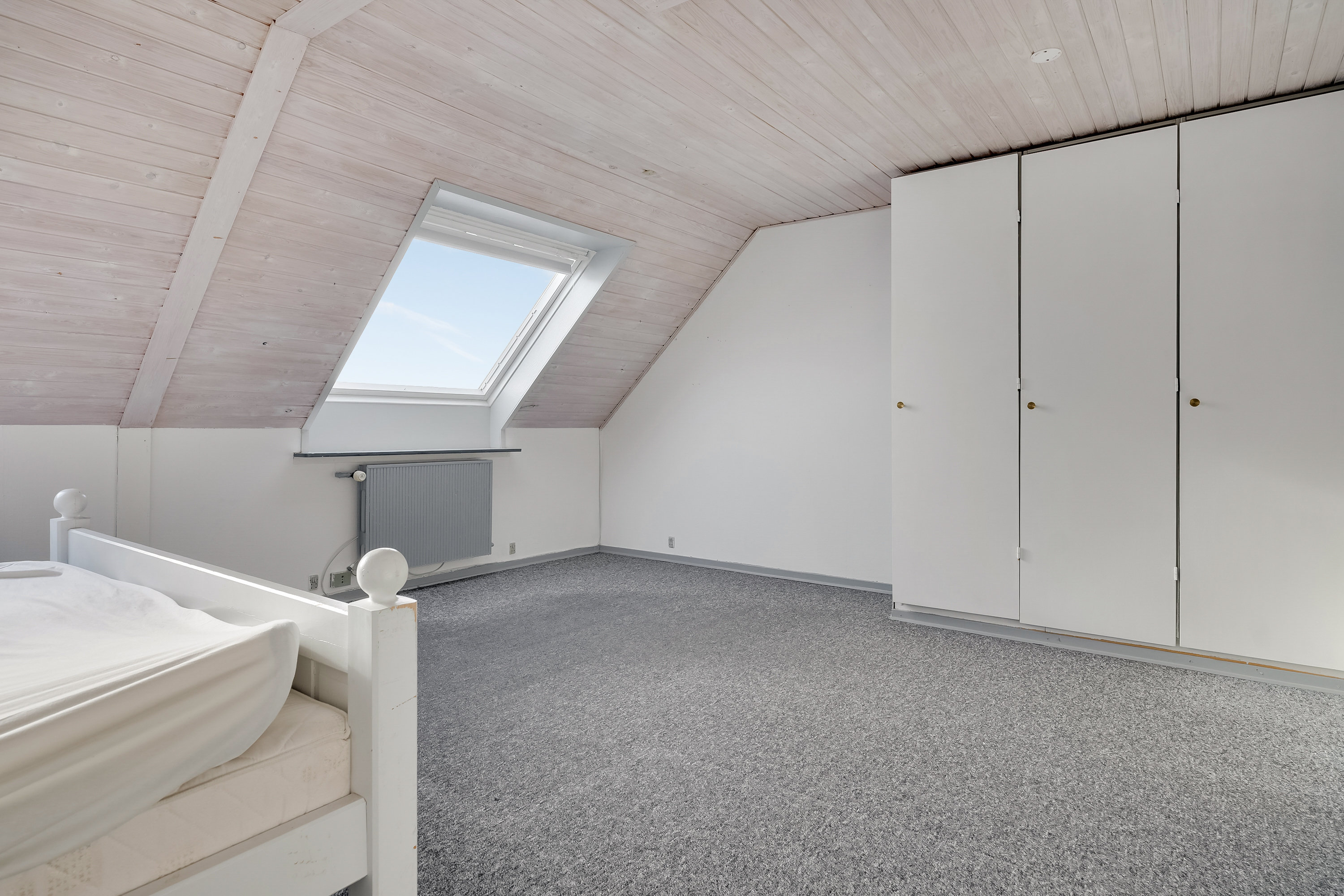 Fremhævet soveværelse billede i fuldskærmstilstand. Billede af Krokusvænget 3, 5540 Ullerslev