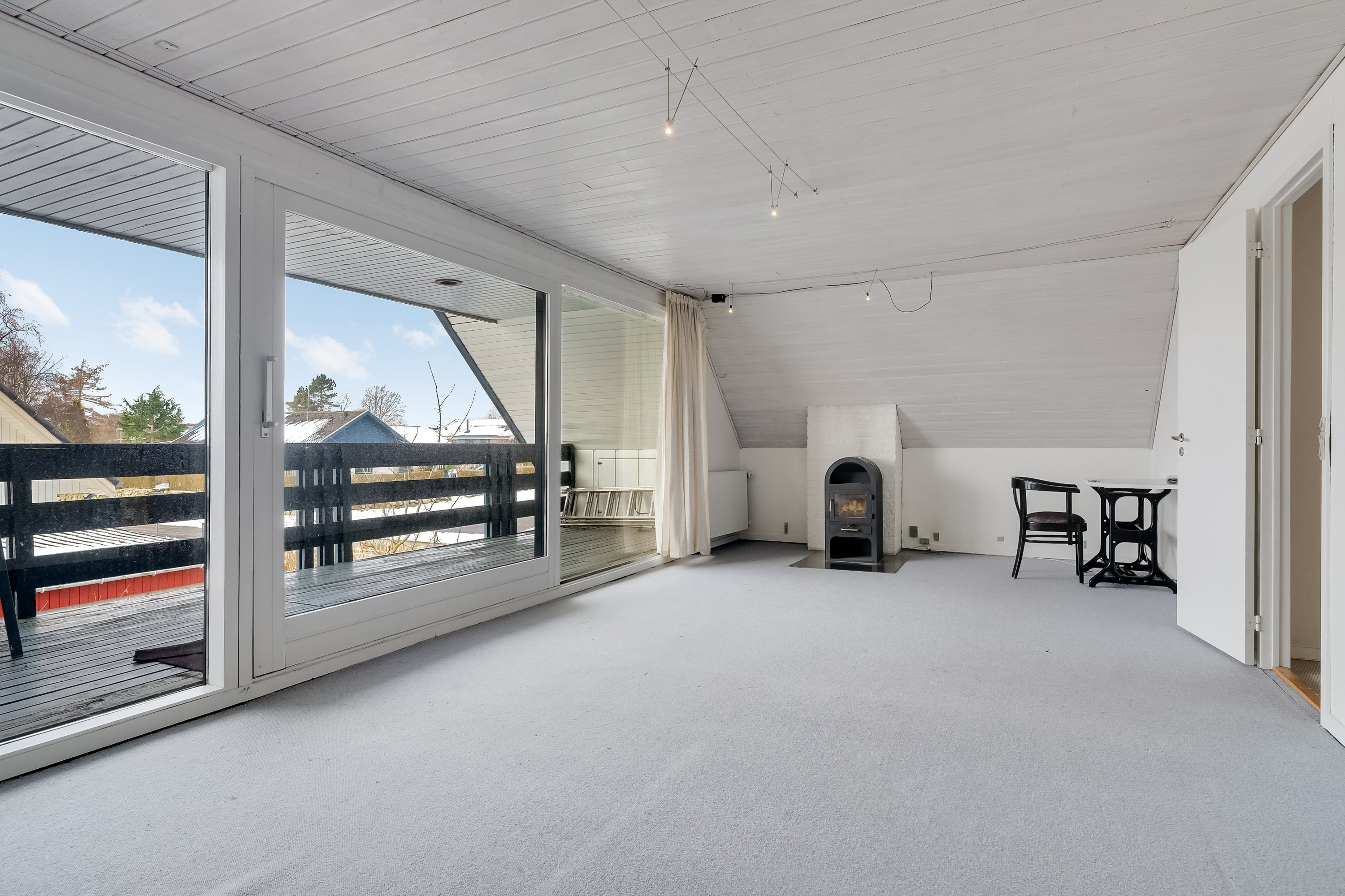 Fremhævet stue billede i fuldskærmstilstand. Billede af Krokusvænget 3, 5540 Ullerslev