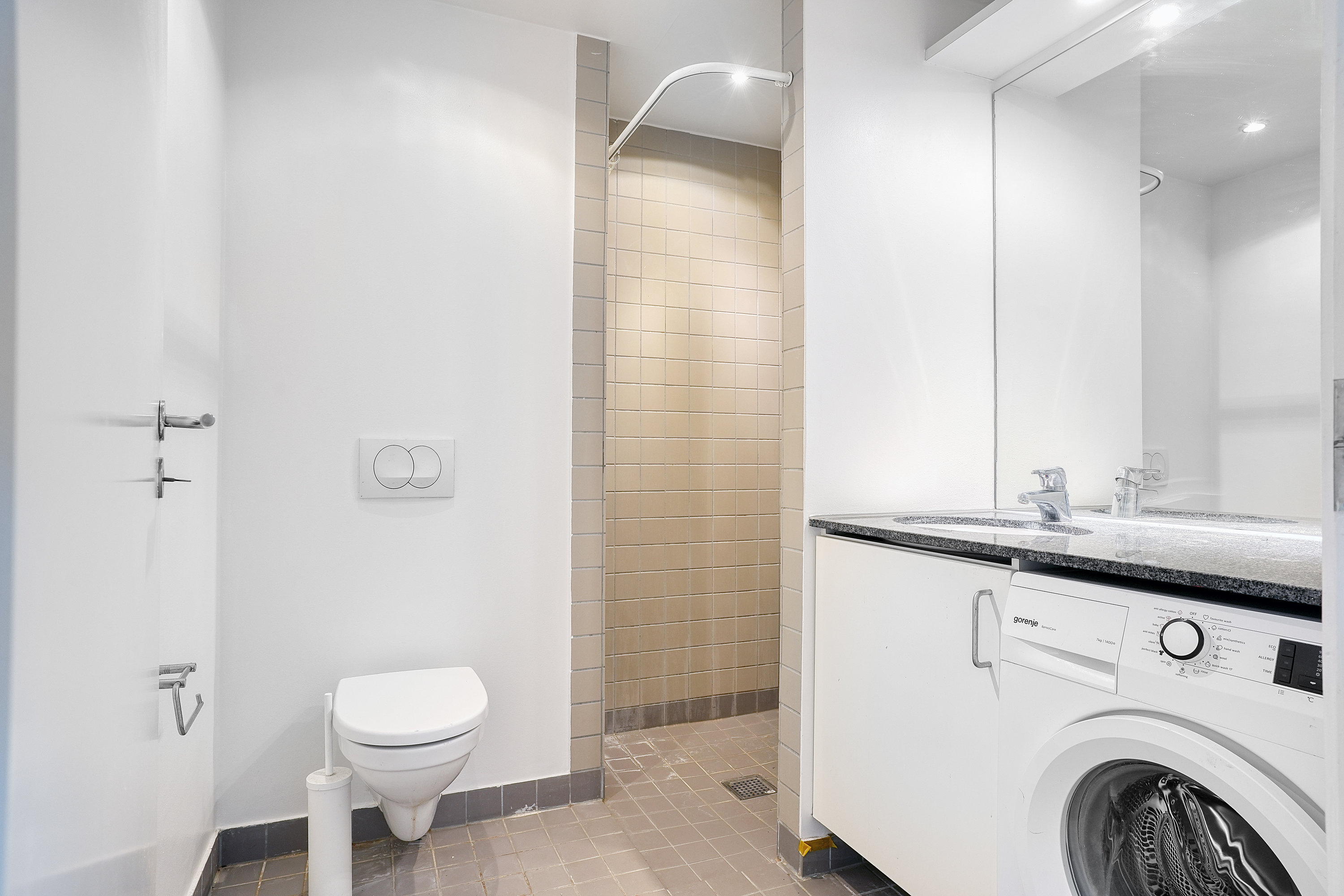 Fremhævet badeværelse billede i fuldskærmstilstand. Billede af Mathilde Parken 23, 2. tv., 3400 Hillerød