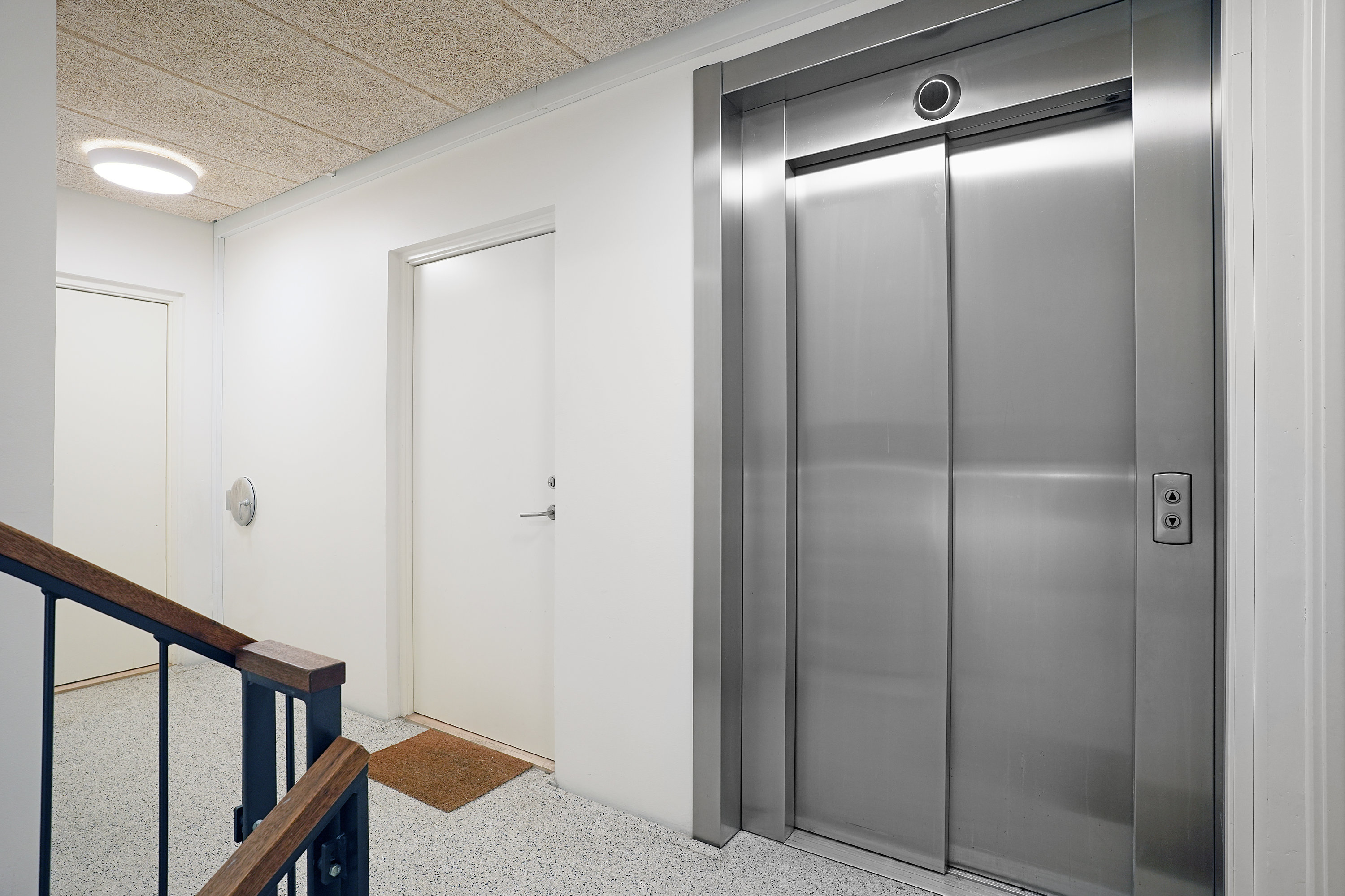 Fremhævet opgang billede i fuldskærmstilstand. Billede af Mathilde Parken 23, 2. tv., 3400 Hillerød