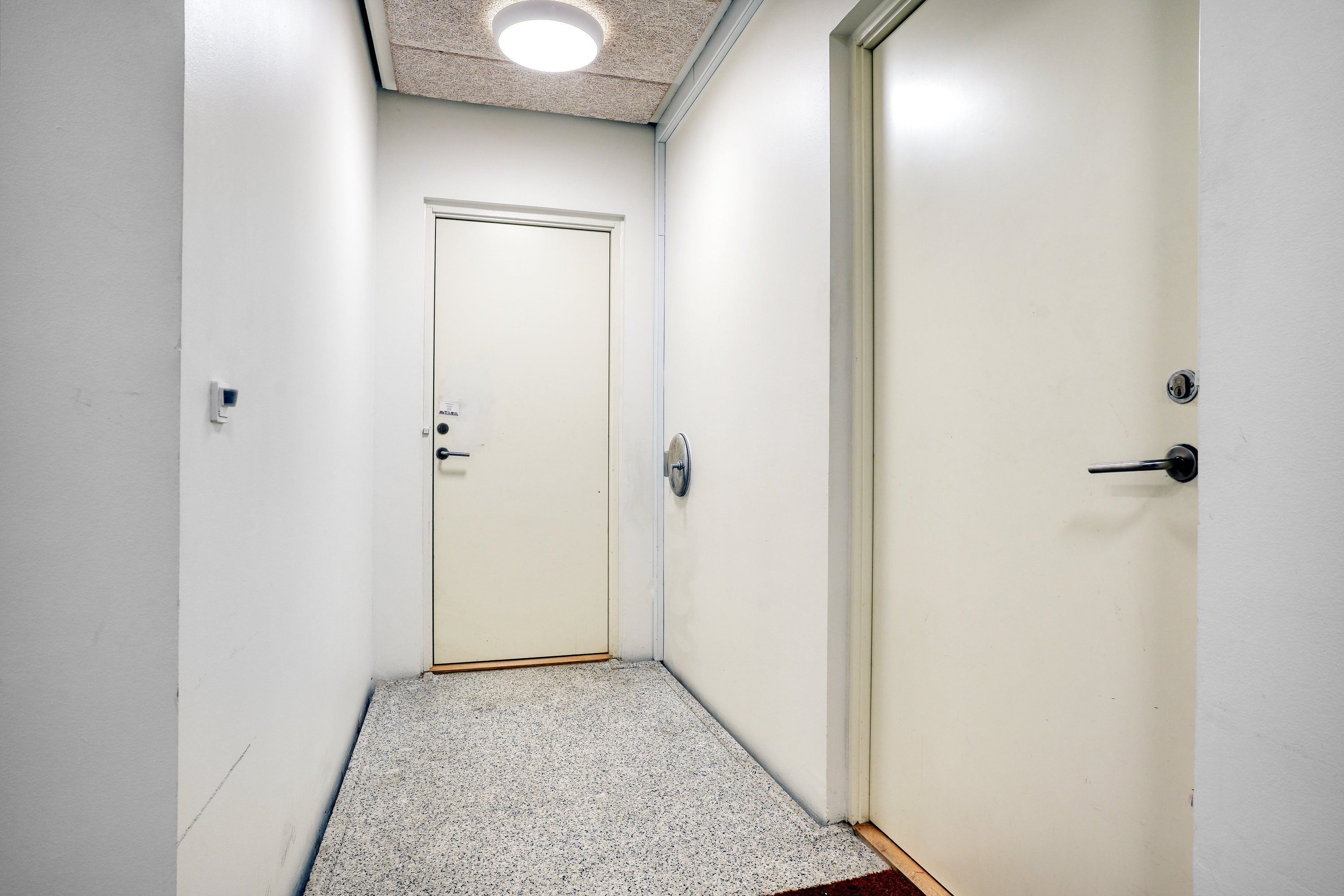 Fremhævet entré billede i fuldskærmstilstand. Billede af Mathilde Parken 23, 2. tv., 3400 Hillerød