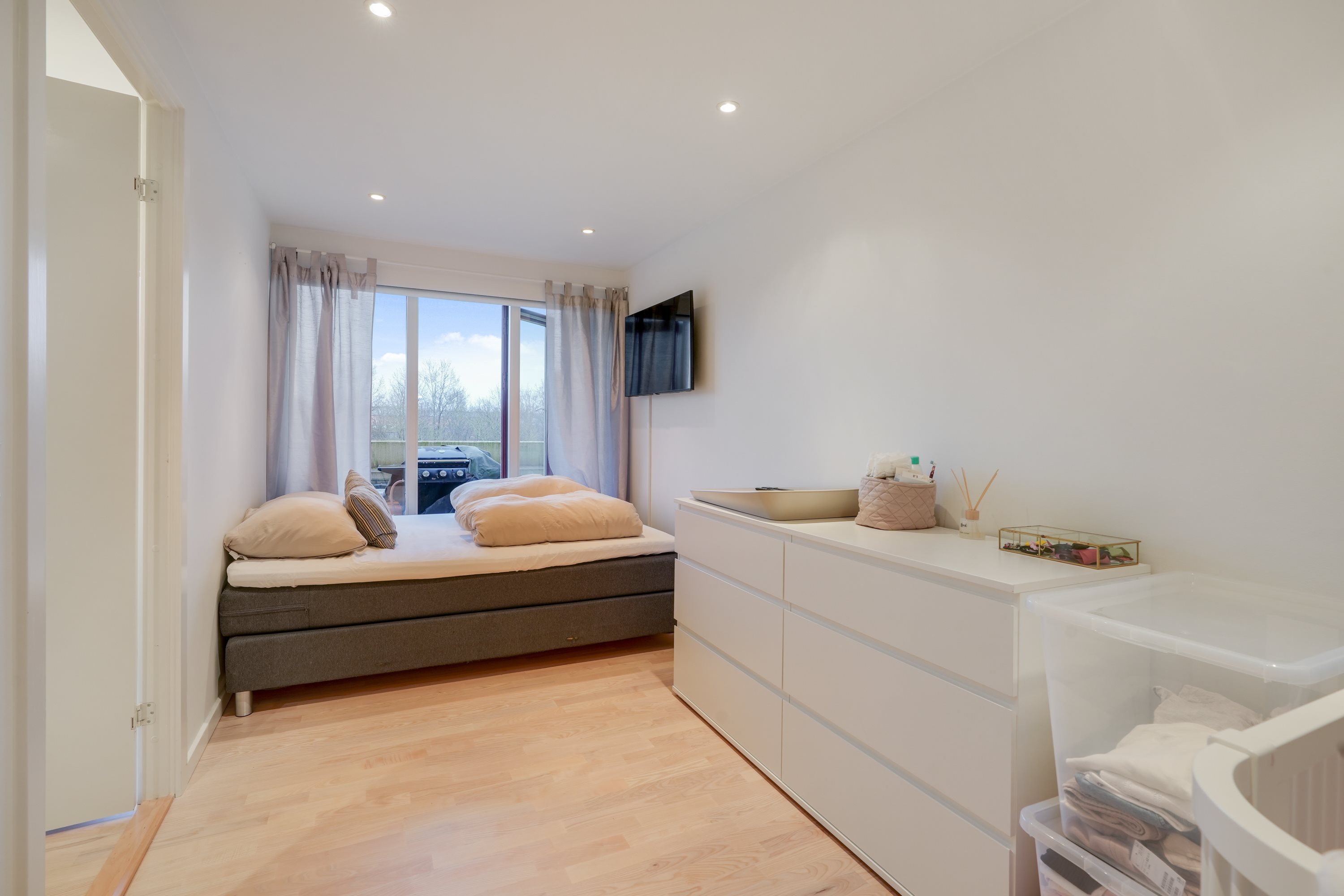 Fremhævet andet billede i fuldskærmstilstand. Billede af Vejlebrovej 93, 2. 12., 2635 Ishøj