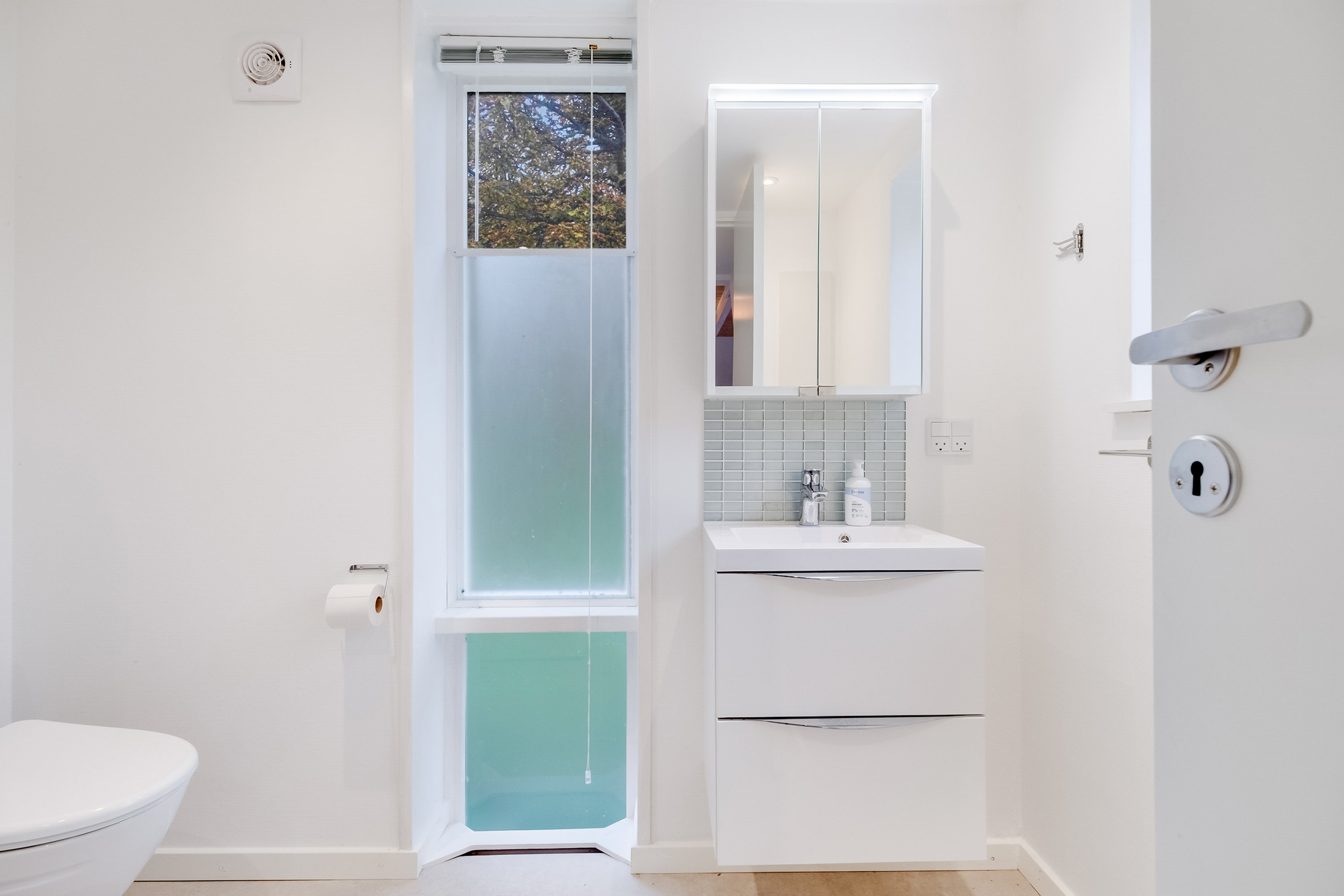 Fremhævet badeværelse billede i fuldskærmstilstand. Billede af Fasanvej 29, 5863 Ferritslev Fyn