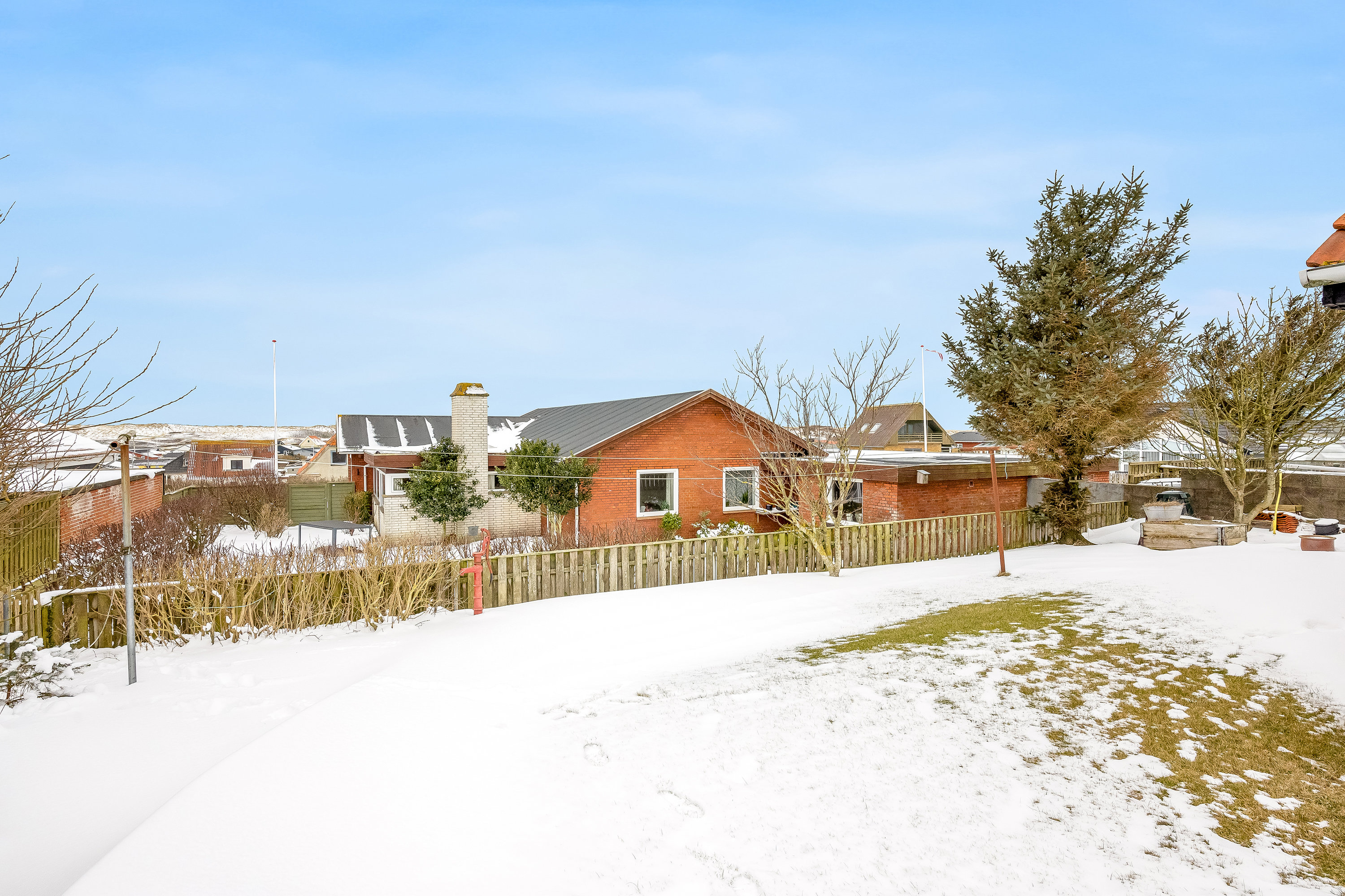 Fremhævet have billede i fuldskærmstilstand. Billede af Baunevej 6, 6960 Hvide Sande