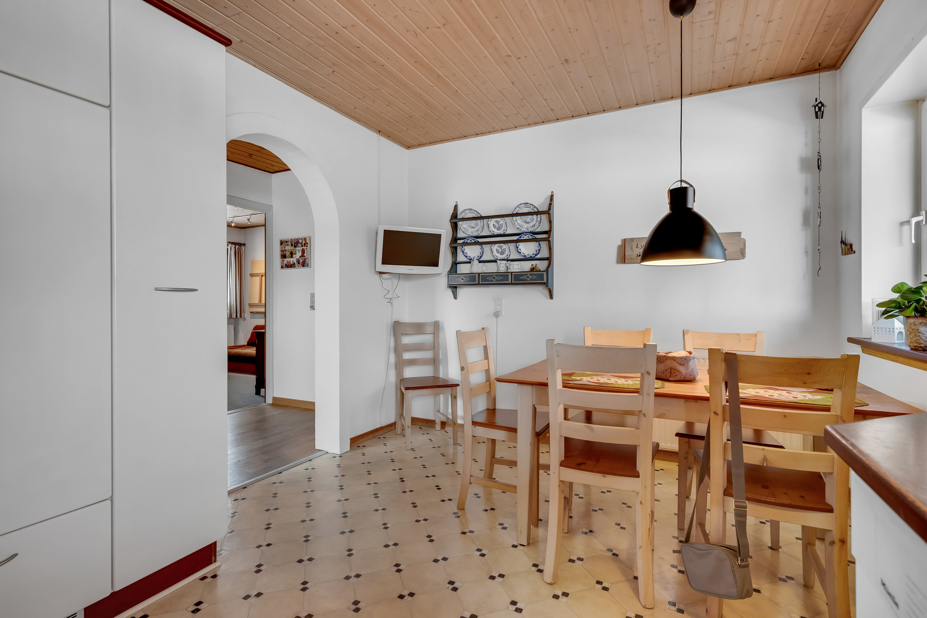 Fremhævet køkken alrum billede i fuldskærmstilstand. Billede af Baunevej 6, 6960 Hvide Sande