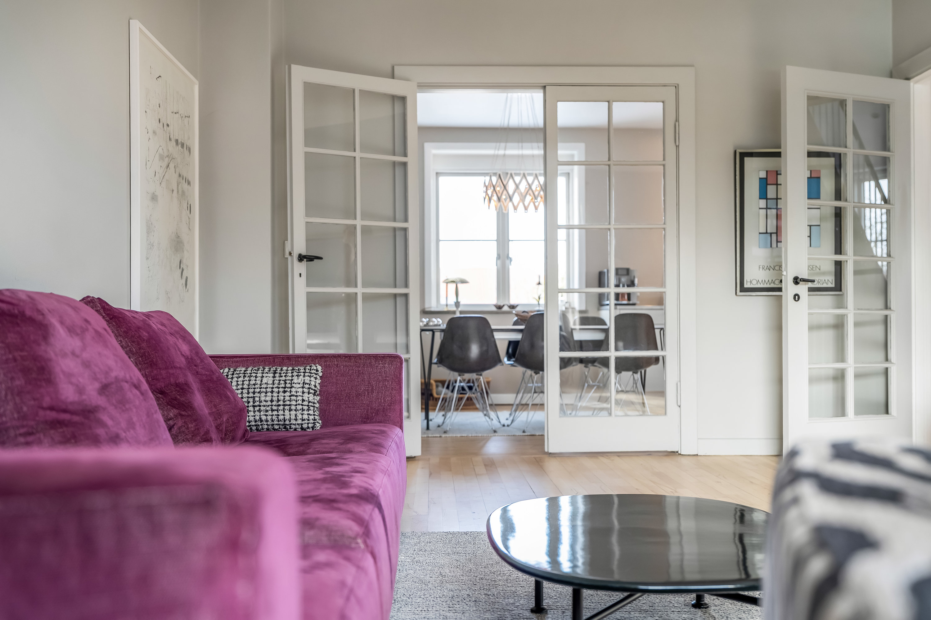 Fremhævet stue billede i fuldskærmstilstand. Billede af Ringerbakken 35, 2830 Virum