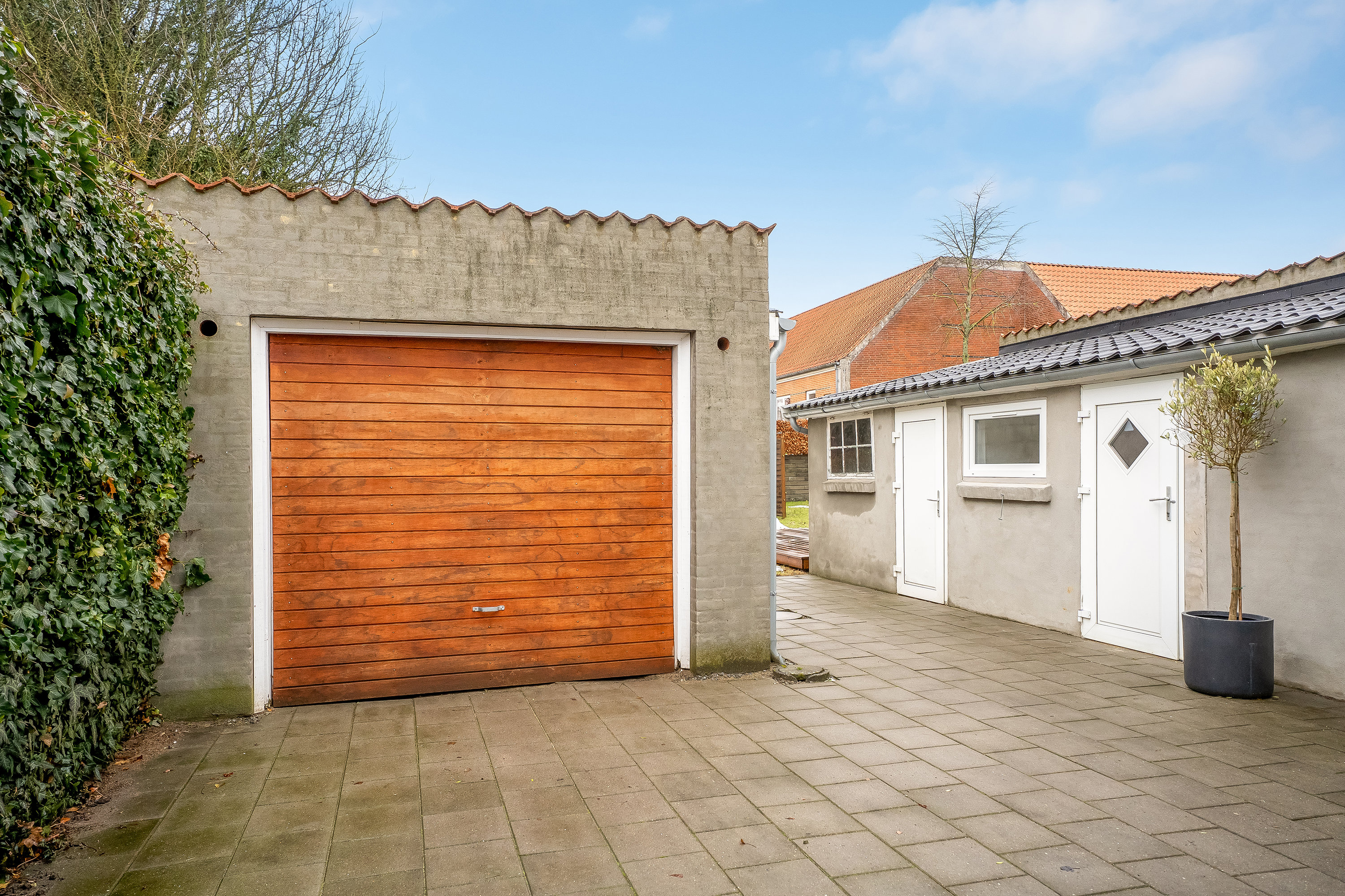 Fremhævet garage billede i fuldskærmstilstand. Billede af Monradsgade 5, 4800 Nykøbing F