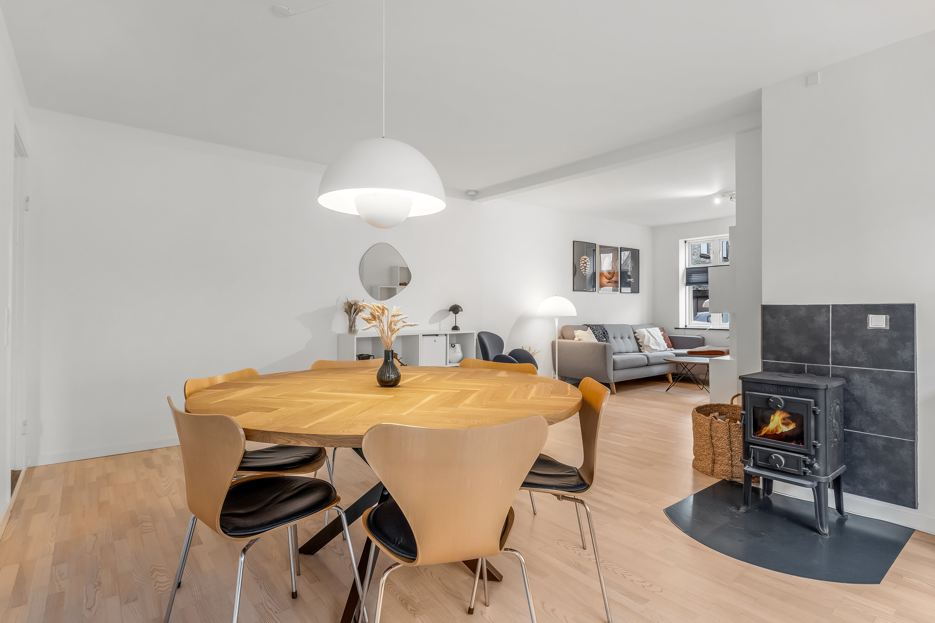 Fremhævet stue billede i fuldskærmstilstand. Billede af Monradsgade 5, 4800 Nykøbing F