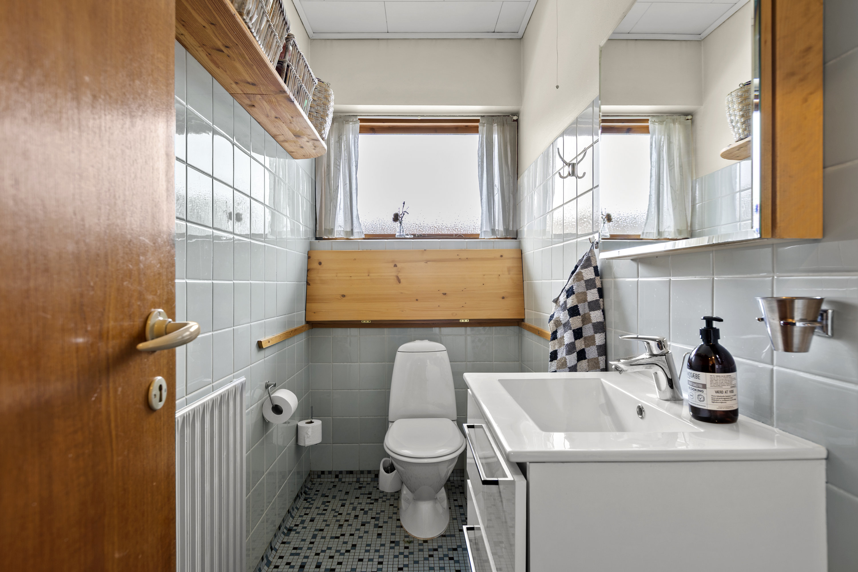 Fremhævet toilet billede i fuldskærmstilstand. Billede af Dalmosevej 5, 4100 Ringsted