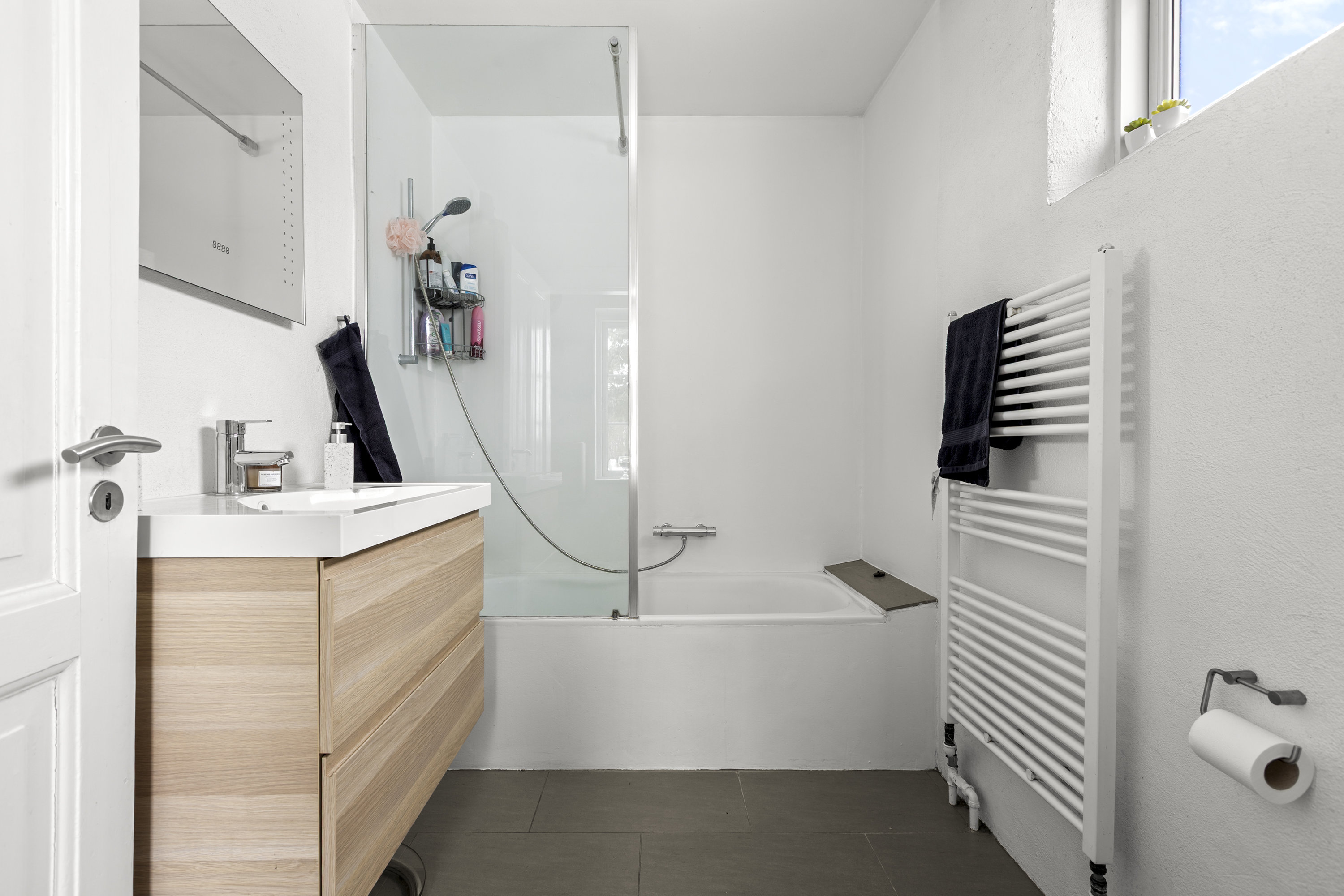 Fremhævet badeværelse billede i fuldskærmstilstand. Billede af Sandbyvej 62, Sandby, 4171 Glumsø