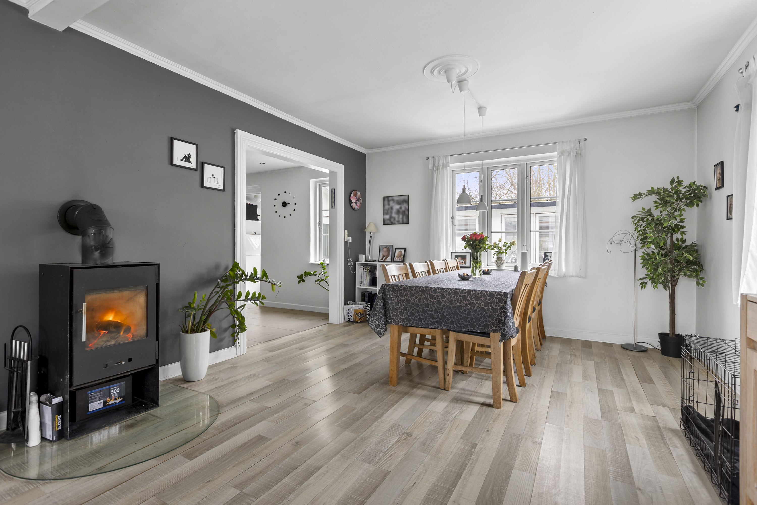 Fremhævet stue billede i fuldskærmstilstand. Billede af Sandbyvej 62, Sandby, 4171 Glumsø