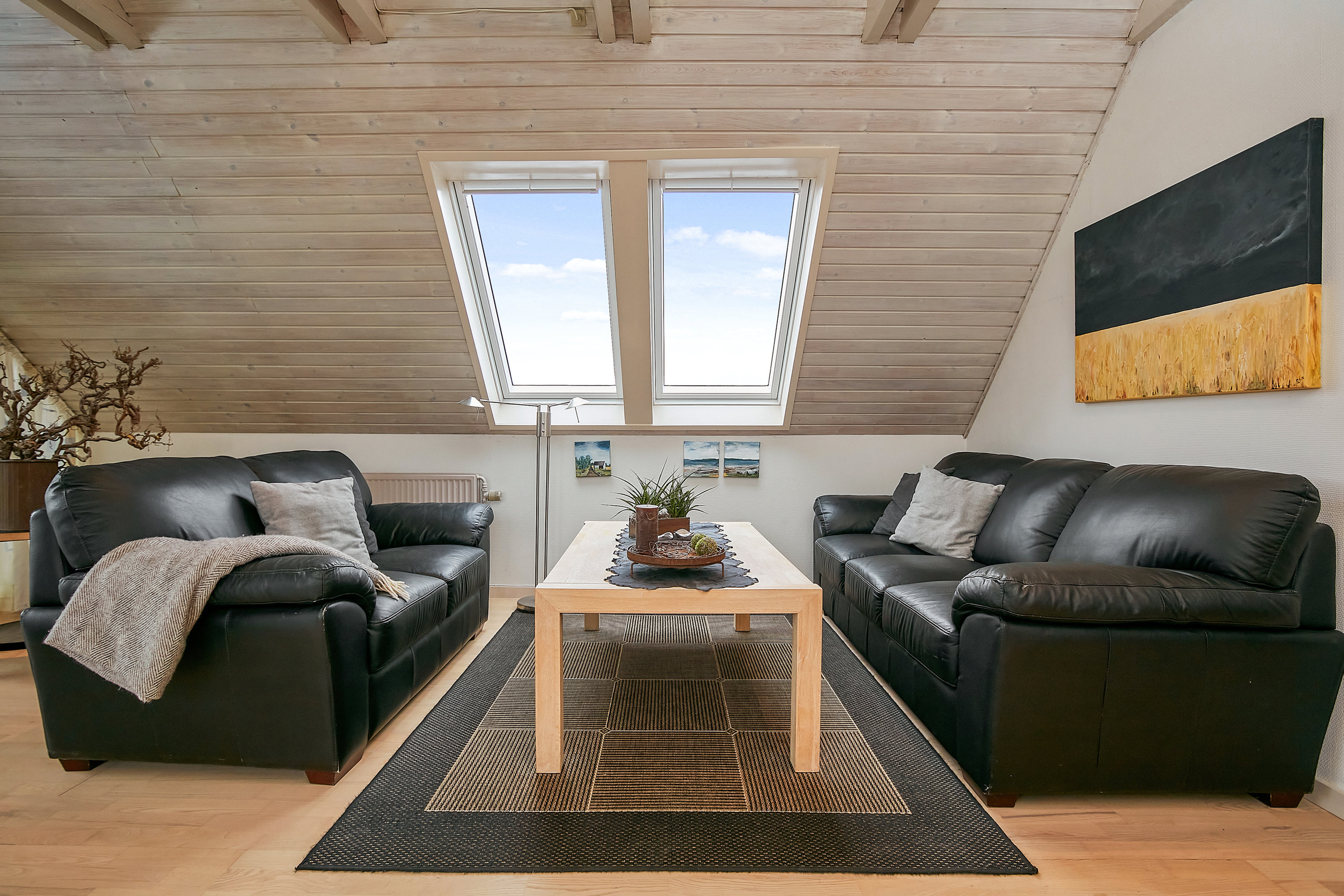 Fremhævet stue 1. sal billede i fuldskærmstilstand. Billede af Søndervænget 73, 8732 Hovedgård