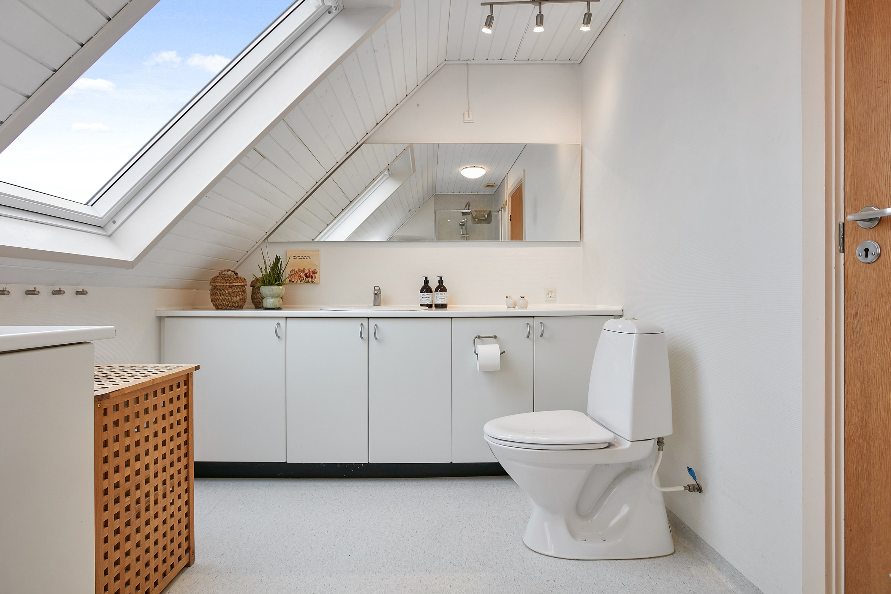 Fremhævet badeværelse billede i fuldskærmstilstand. Billede af Søndervænget 73, 8732 Hovedgård