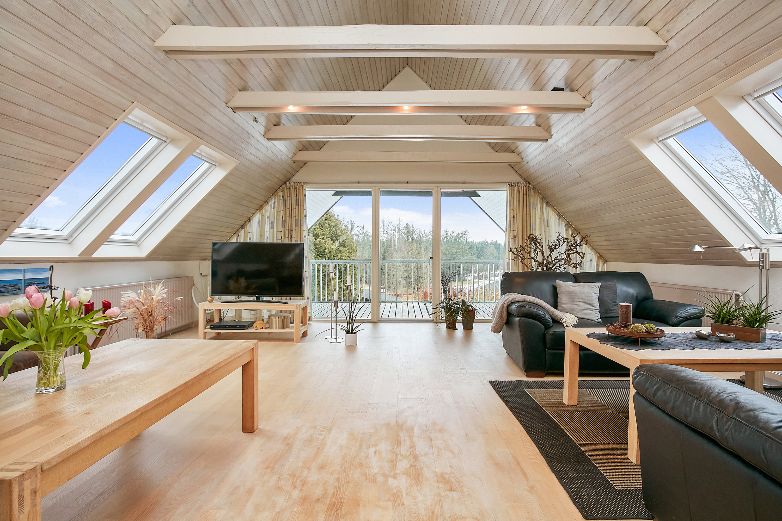 Fremhævet stue 1. sal billede i fuldskærmstilstand. Billede af Søndervænget 73, 8732 Hovedgård