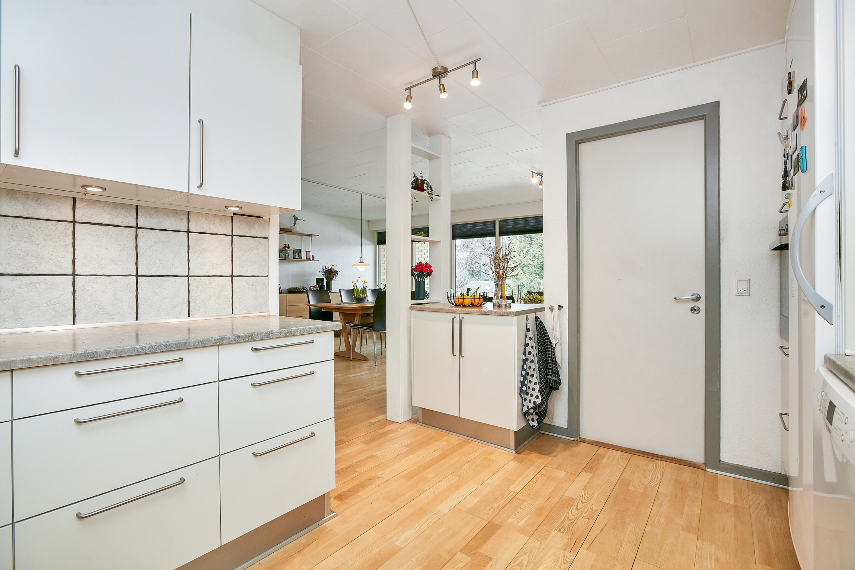 Fremhævet køkken billede i fuldskærmstilstand. Billede af Søndervænget 73, 8732 Hovedgård