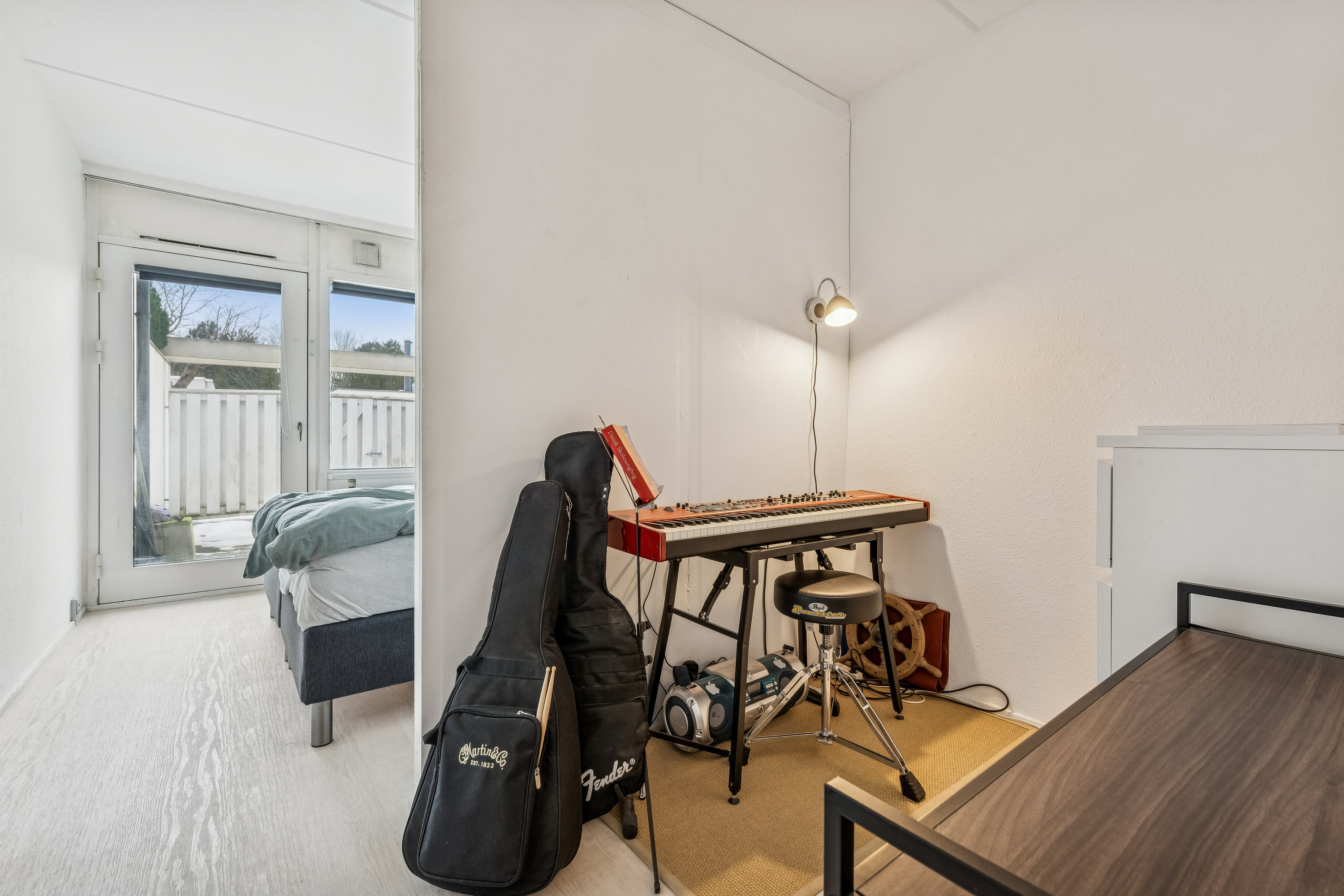 Fremhævet stue billede i fuldskærmstilstand. Billede af Eremitageparken 329, st.. b., 2800 Kongens Lyngby