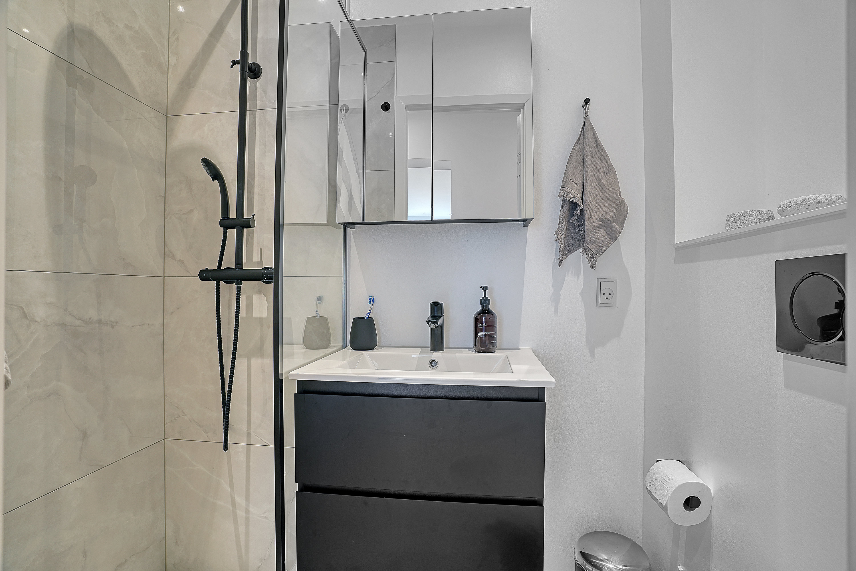 Fremhævet badeværelse billede i fuldskærmstilstand. Billede af Hamletsgade 22, 4. th., 2200 København N