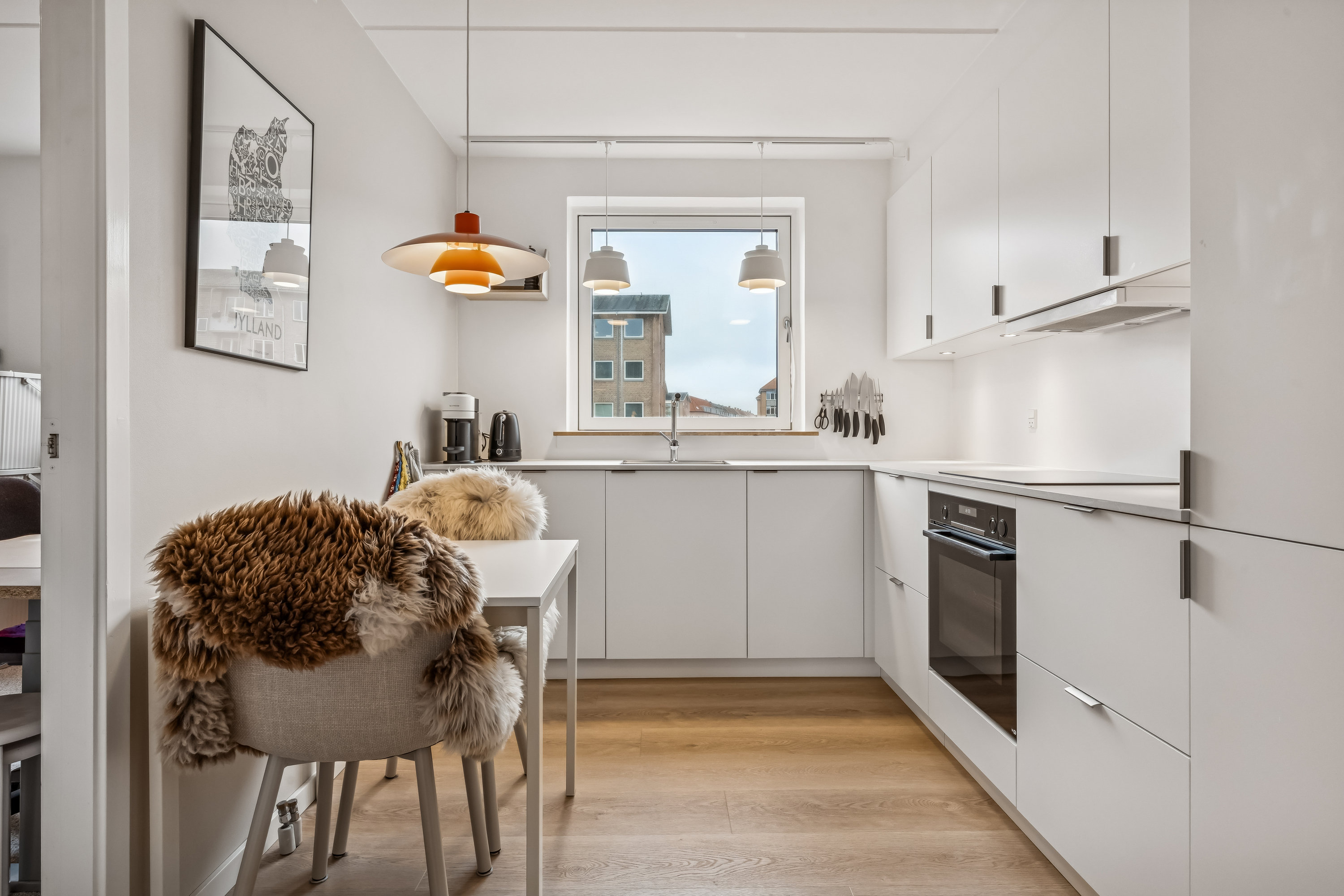 Miniaturebillede 1: køkken. Billede af Sønderbro 4C, 2. th., 9000 Aalborg