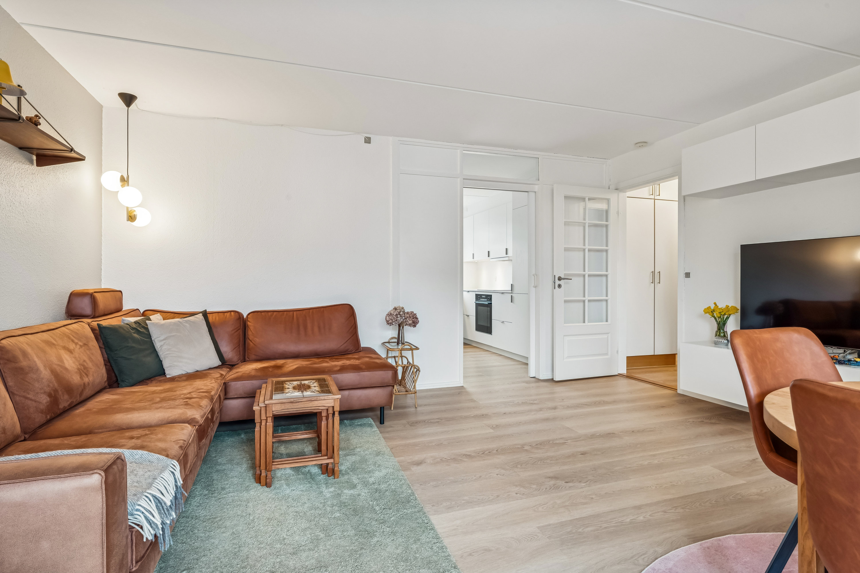 Fremhævet stue billede i fuldskærmstilstand. Billede af Sønderbro 4C, 2. th., 9000 Aalborg