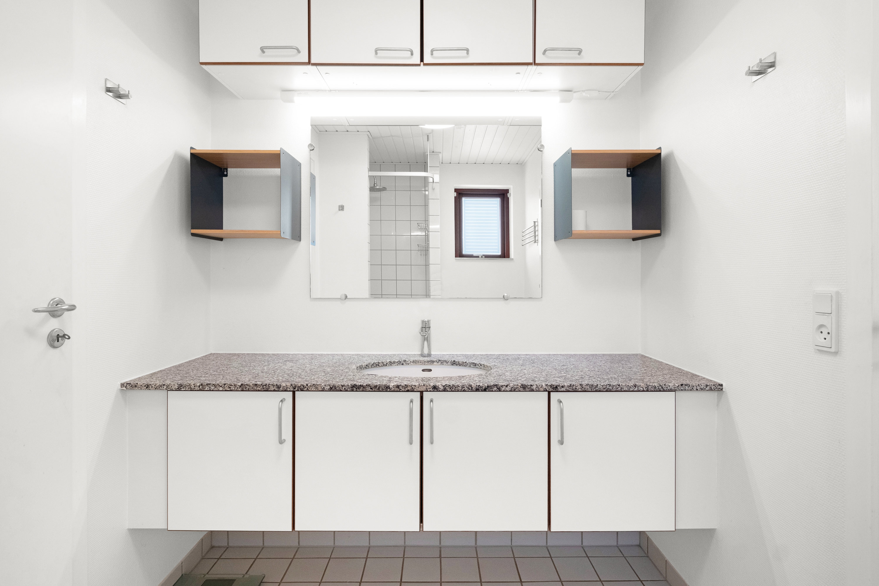 Fremhævet badeværelse billede i fuldskærmstilstand. Billede af Ellebæk Parkvej 24, 8520 Lystrup