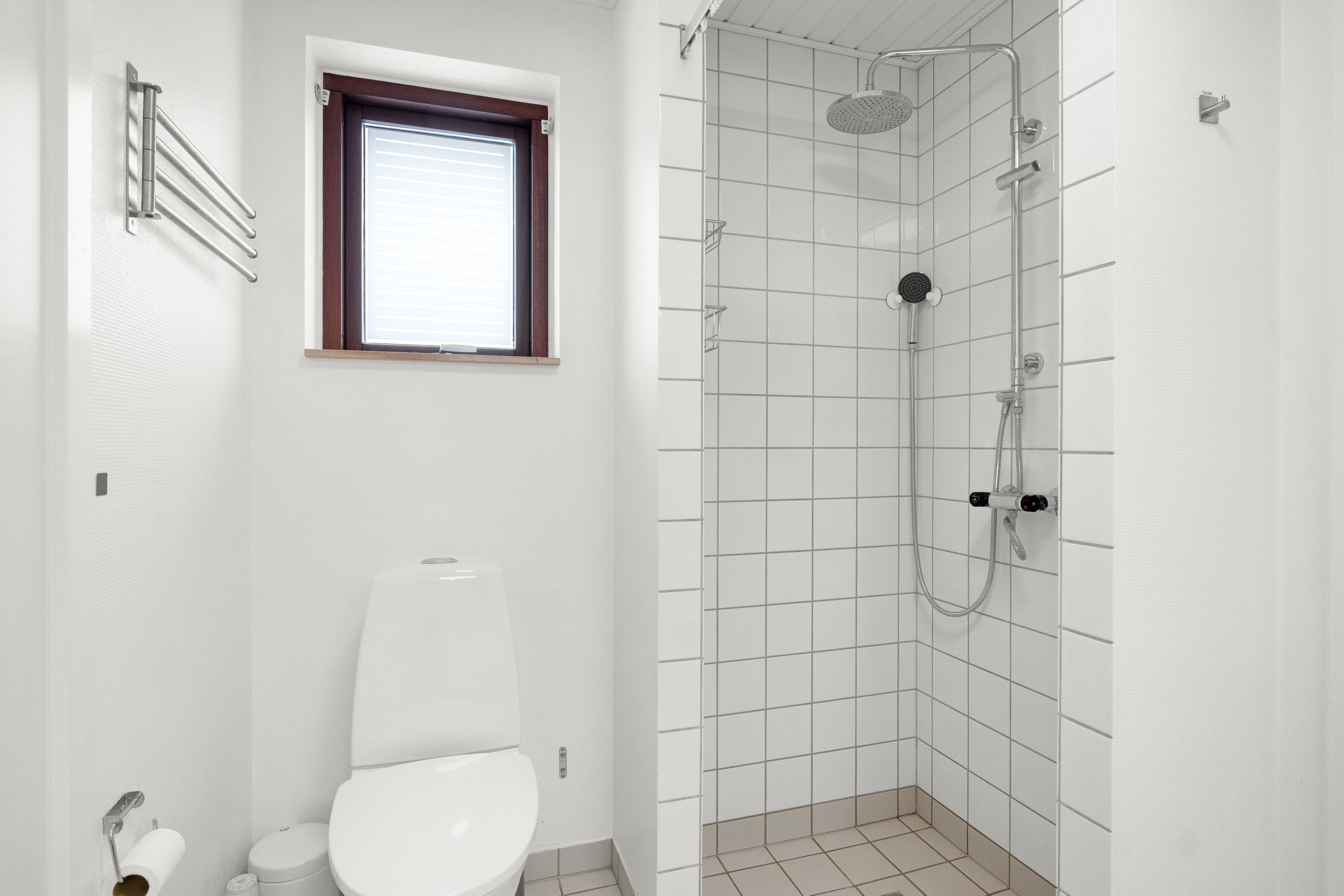 Fremhævet badeværelse billede i fuldskærmstilstand. Billede af Ellebæk Parkvej 24, 8520 Lystrup