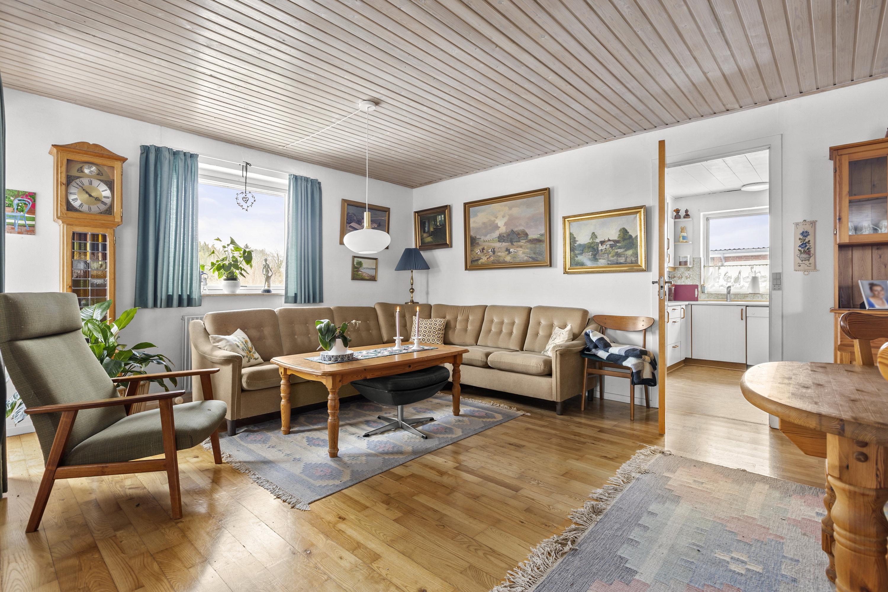 Fremhævet stue billede i fuldskærmstilstand. Billede af Romsøvej 1, 4200 Slagelse