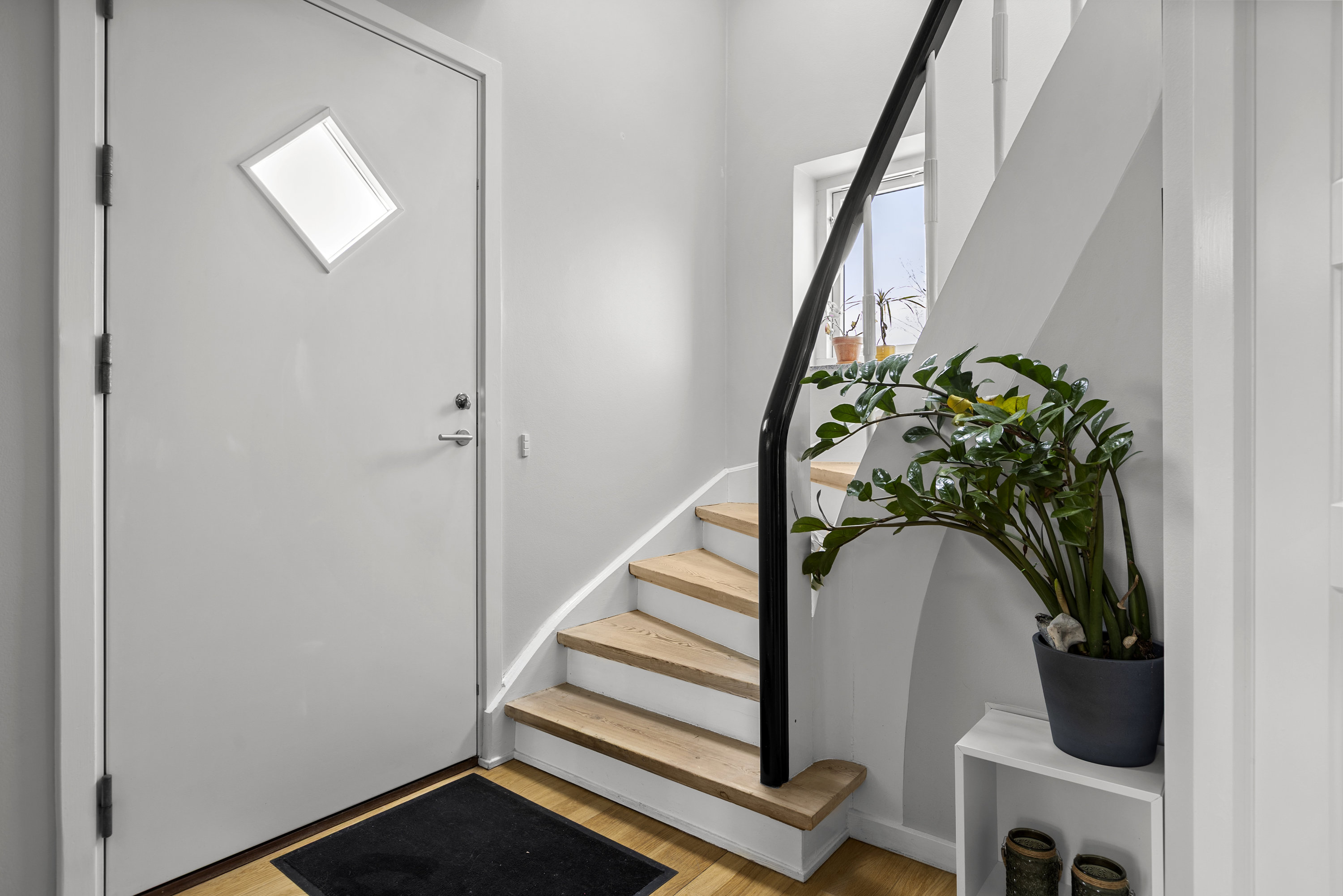 Fremhævet entré billede i fuldskærmstilstand. Billede af Vibevej 14, 4200 Slagelse