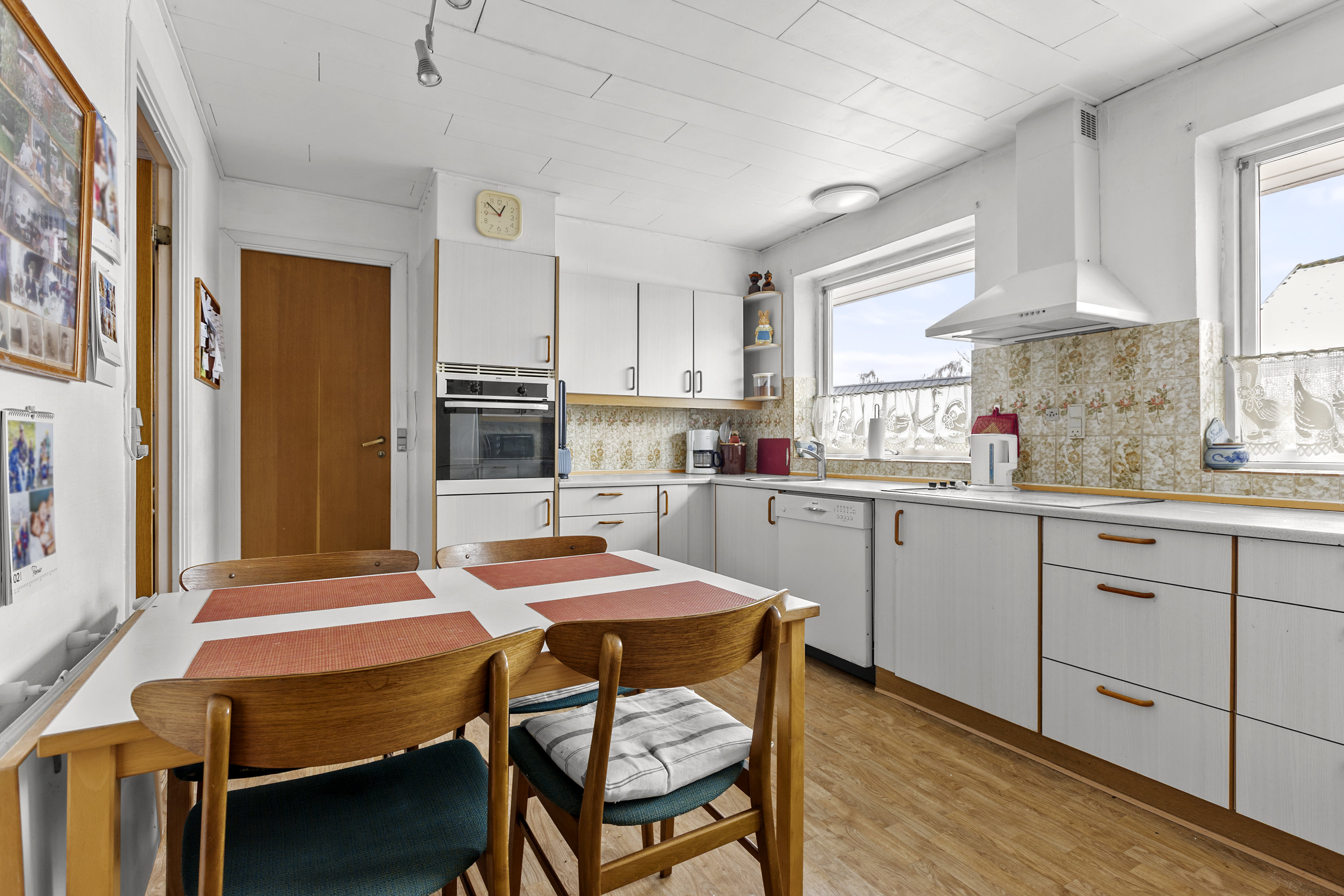 Fremhævet køkken billede i fuldskærmstilstand. Billede af Romsøvej 1, 4200 Slagelse