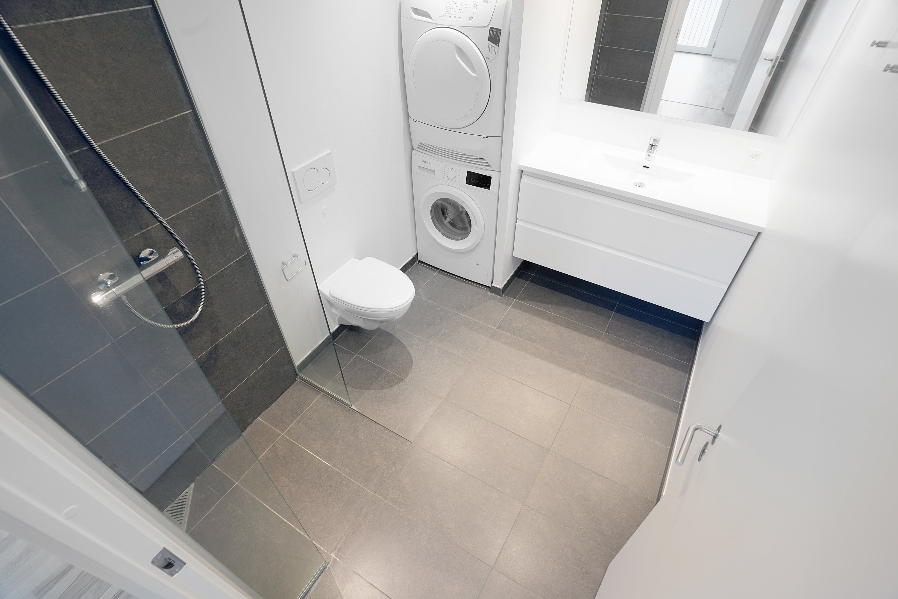 Fremhævet badeværelse billede i fuldskærmstilstand. Billede af Valby Maskinfabriksvej 15, 2. th., 2500 Valby