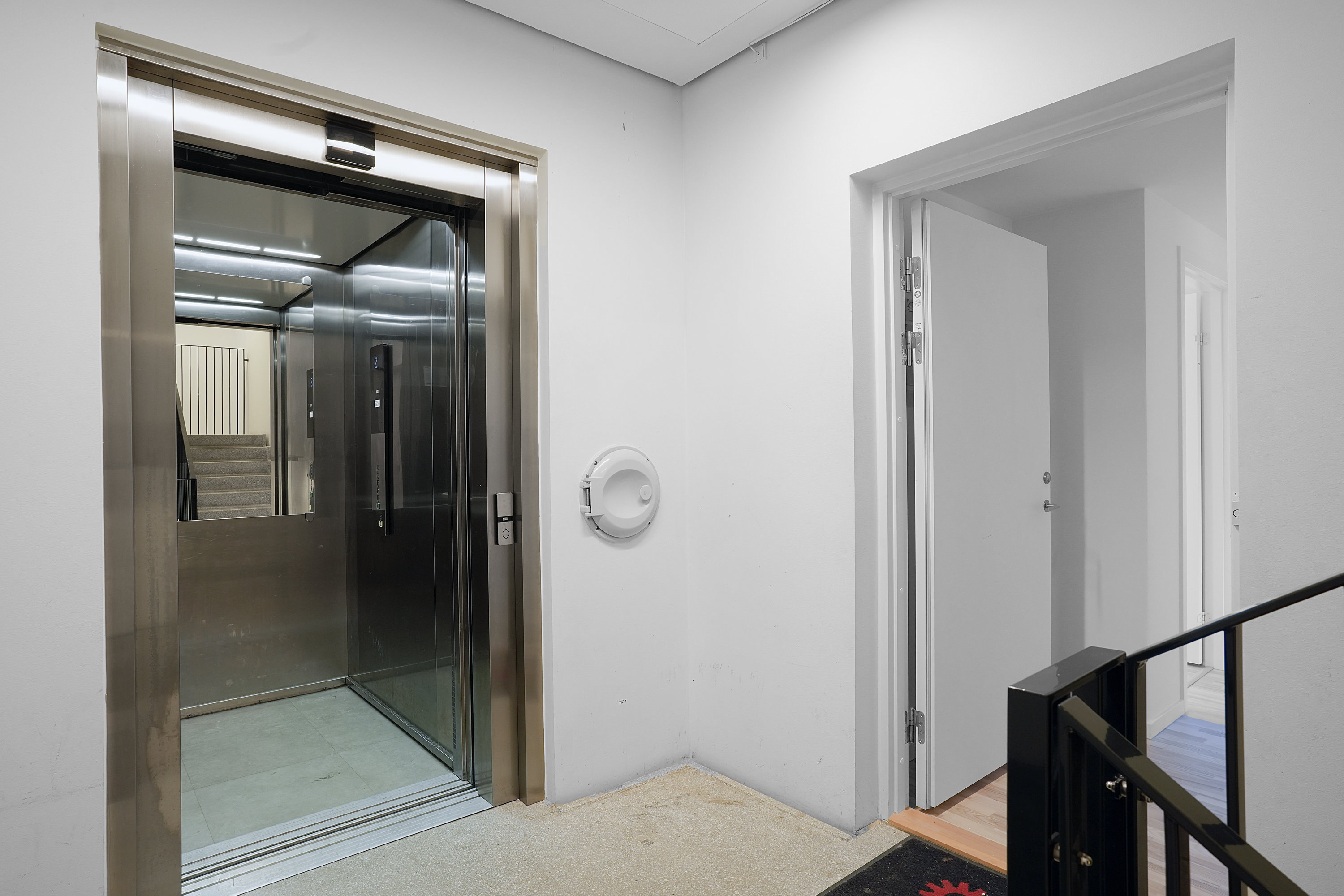 Fremhævet opgang billede i fuldskærmstilstand. Billede af Valby Maskinfabriksvej 15, 2. th., 2500 Valby