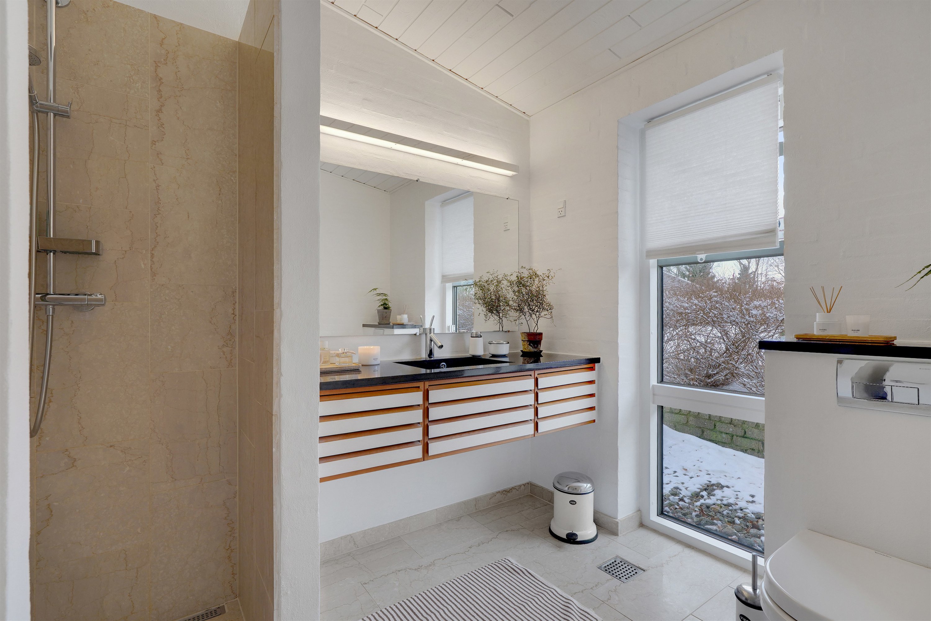 Fremhævet badeværelse billede i fuldskærmstilstand. Billede af Flintemarken 40, 7190 Billund