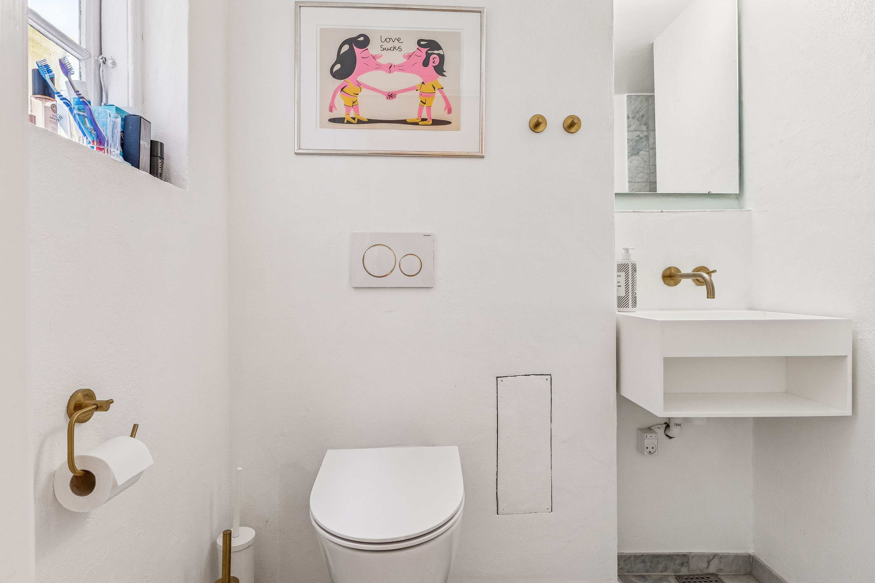 Fremhævet badeværelse billede i fuldskærmstilstand. Billede af Niels Hemmingsens Gade 3, 2. tv., 1153 København K