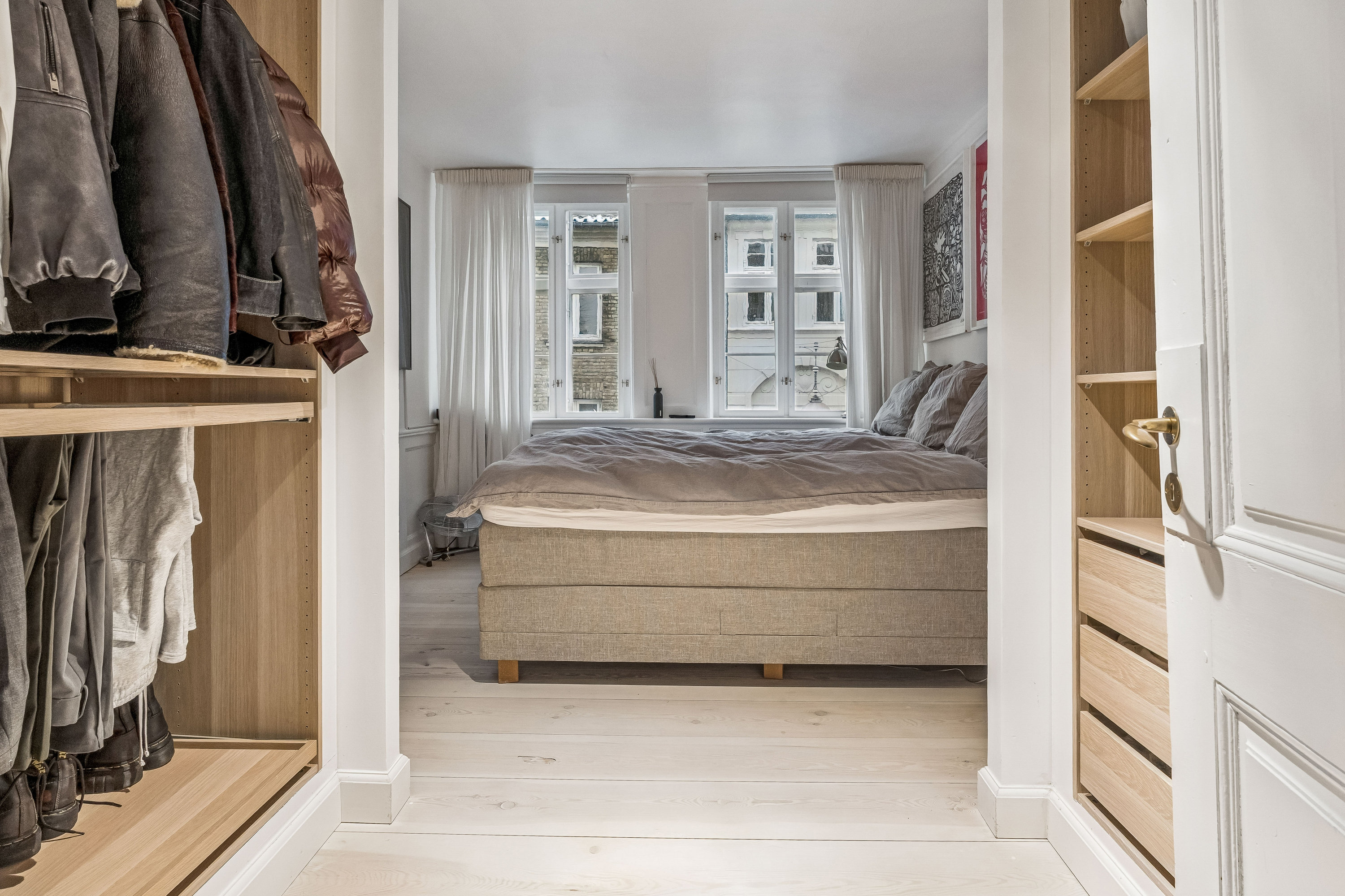 Fremhævet andet billede i fuldskærmstilstand. Billede af Niels Hemmingsens Gade 3, 2. tv., 1153 København K