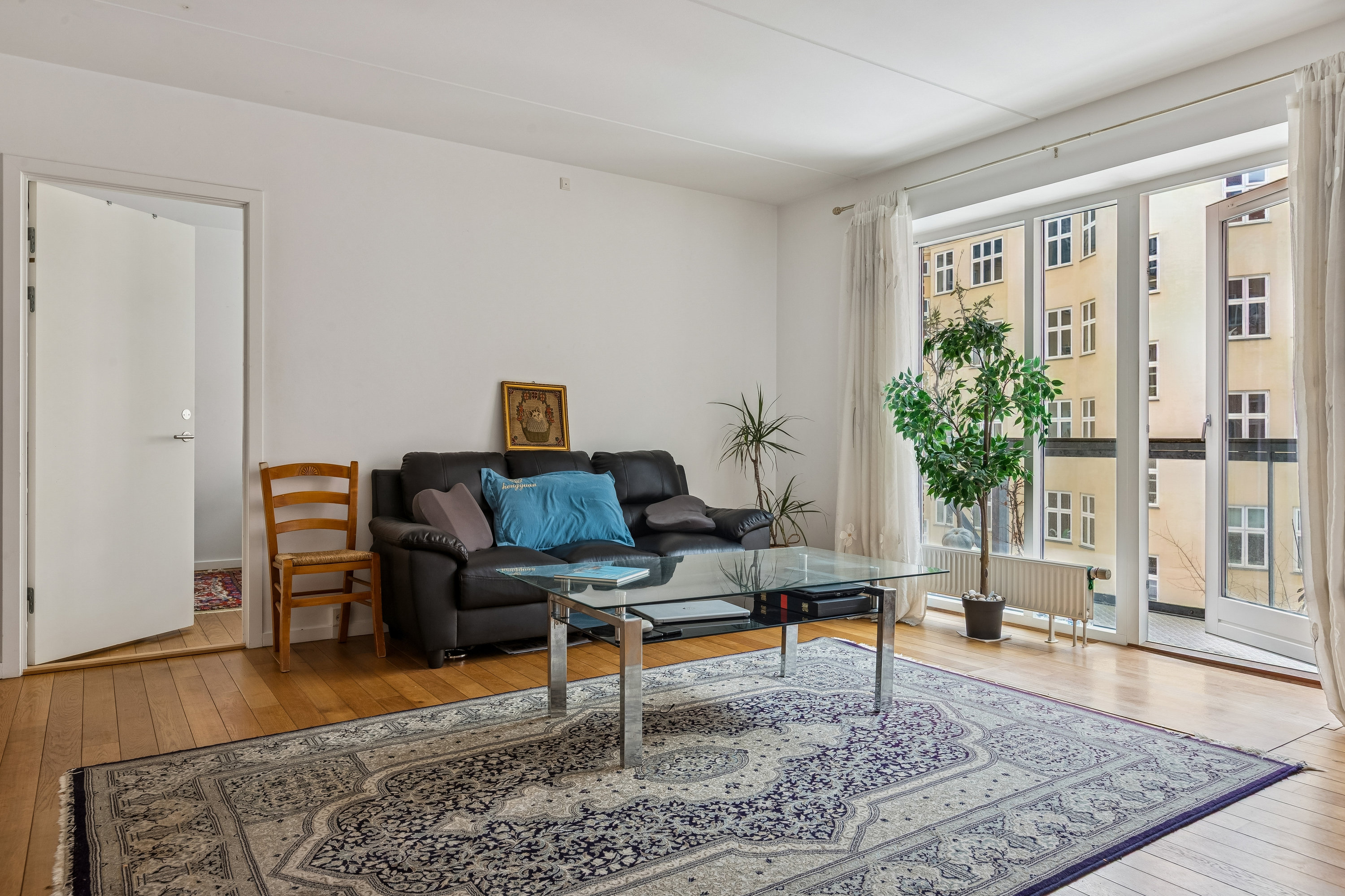 Fremhævet stue billede i fuldskærmstilstand. Billede af Svinget 21, 2. tv., 2300 København S