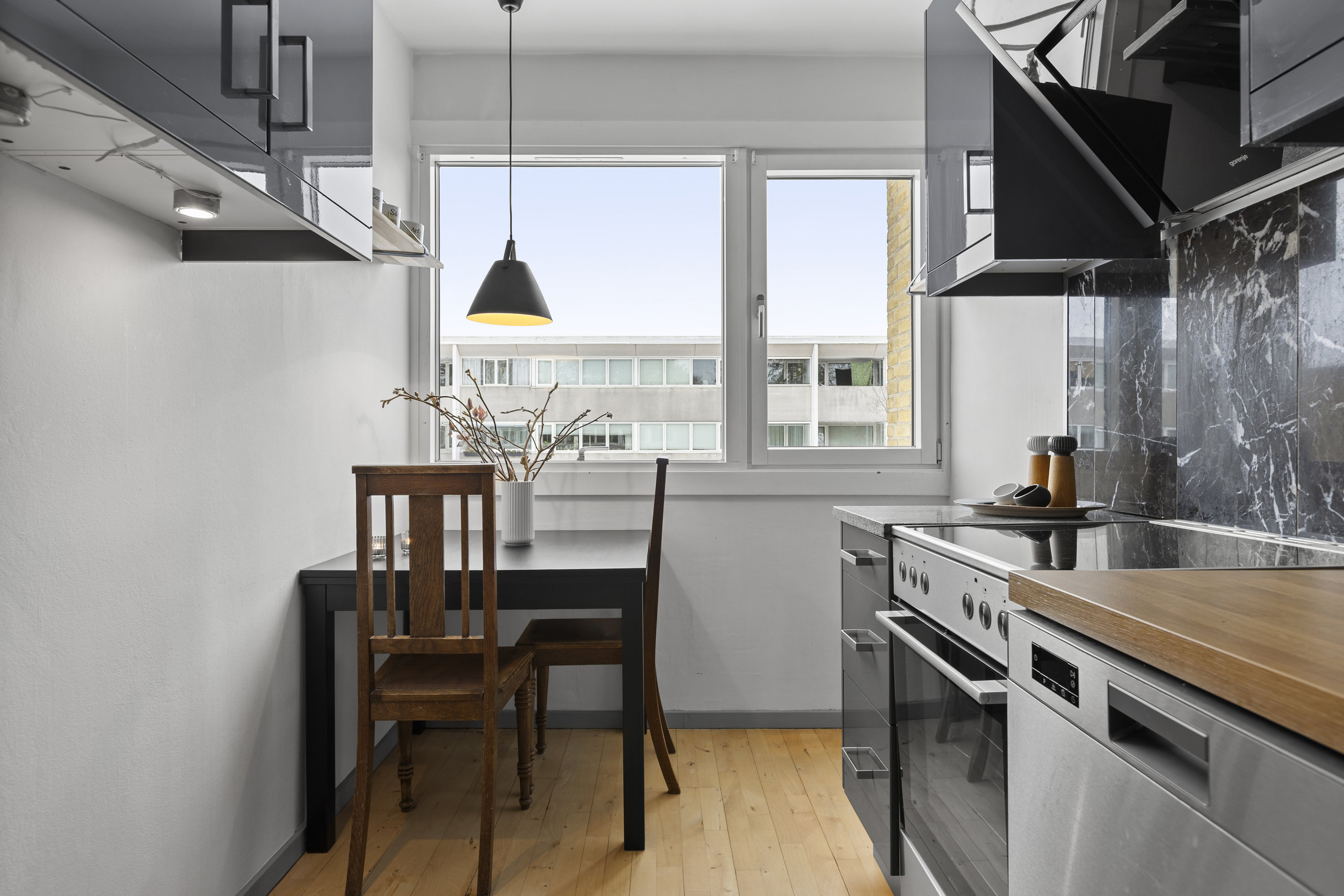 Fremhævet køkken billede i fuldskærmstilstand. Billede af Dommervænget 6D, 1. th., 4000 Roskilde