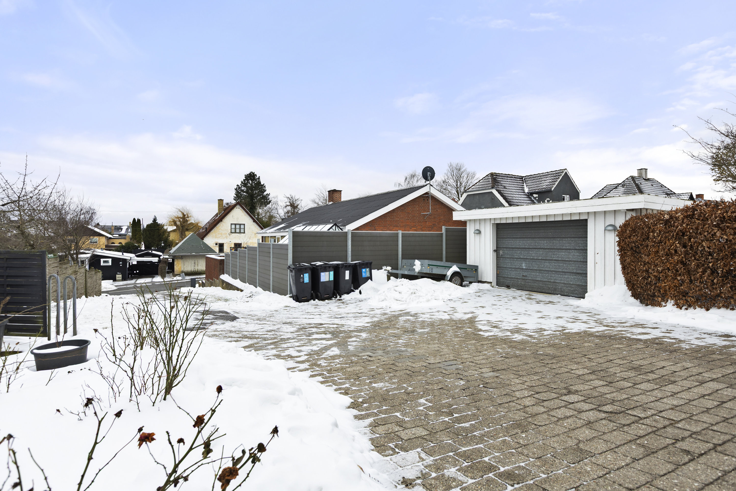 Fremhævet indkørsel billede i fuldskærmstilstand. Billede af Skuldelevvej 11, 4050 Skibby