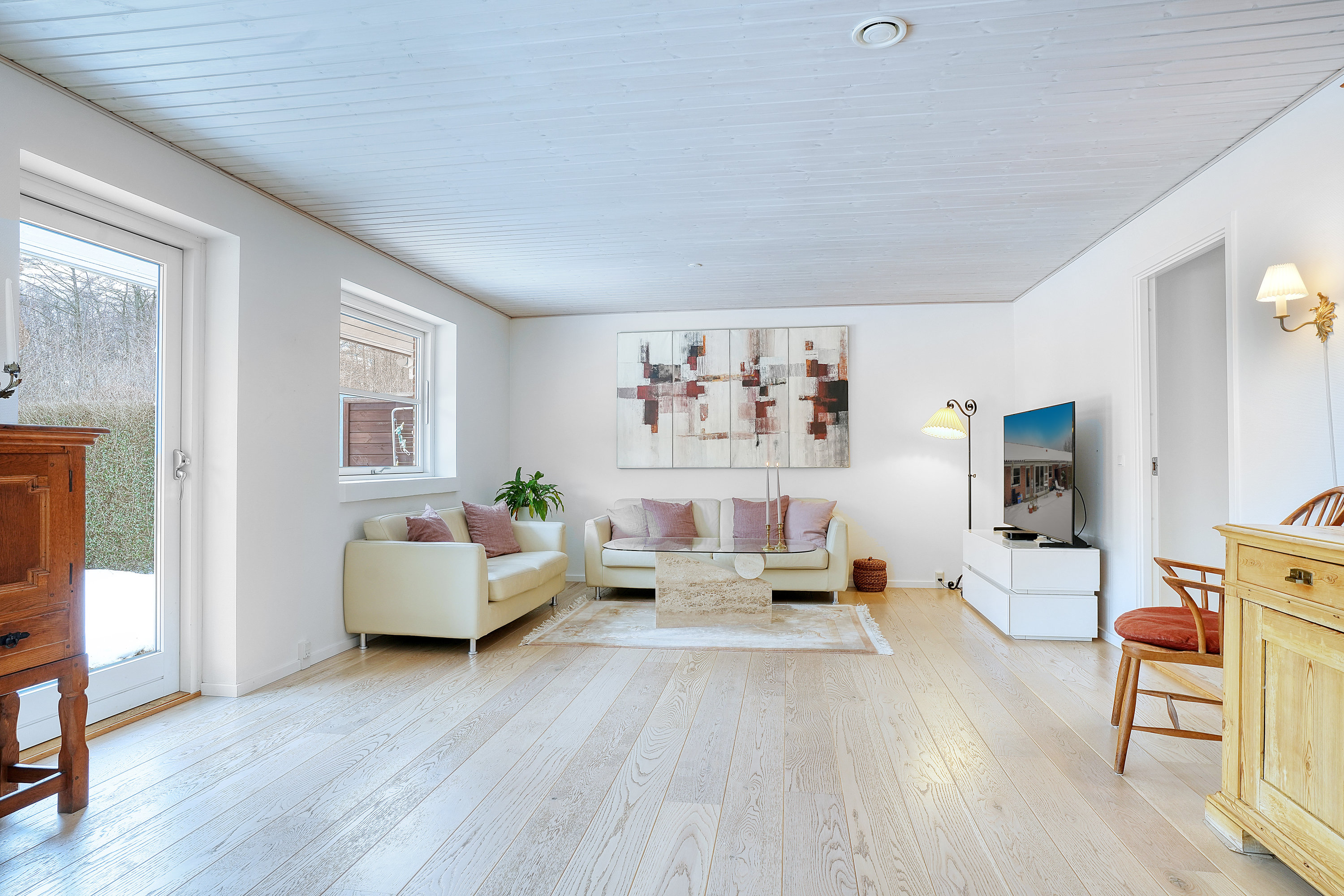 Fremhævet stue billede i fuldskærmstilstand. Billede af Rolighedsparken 42, 3060 Espergærde