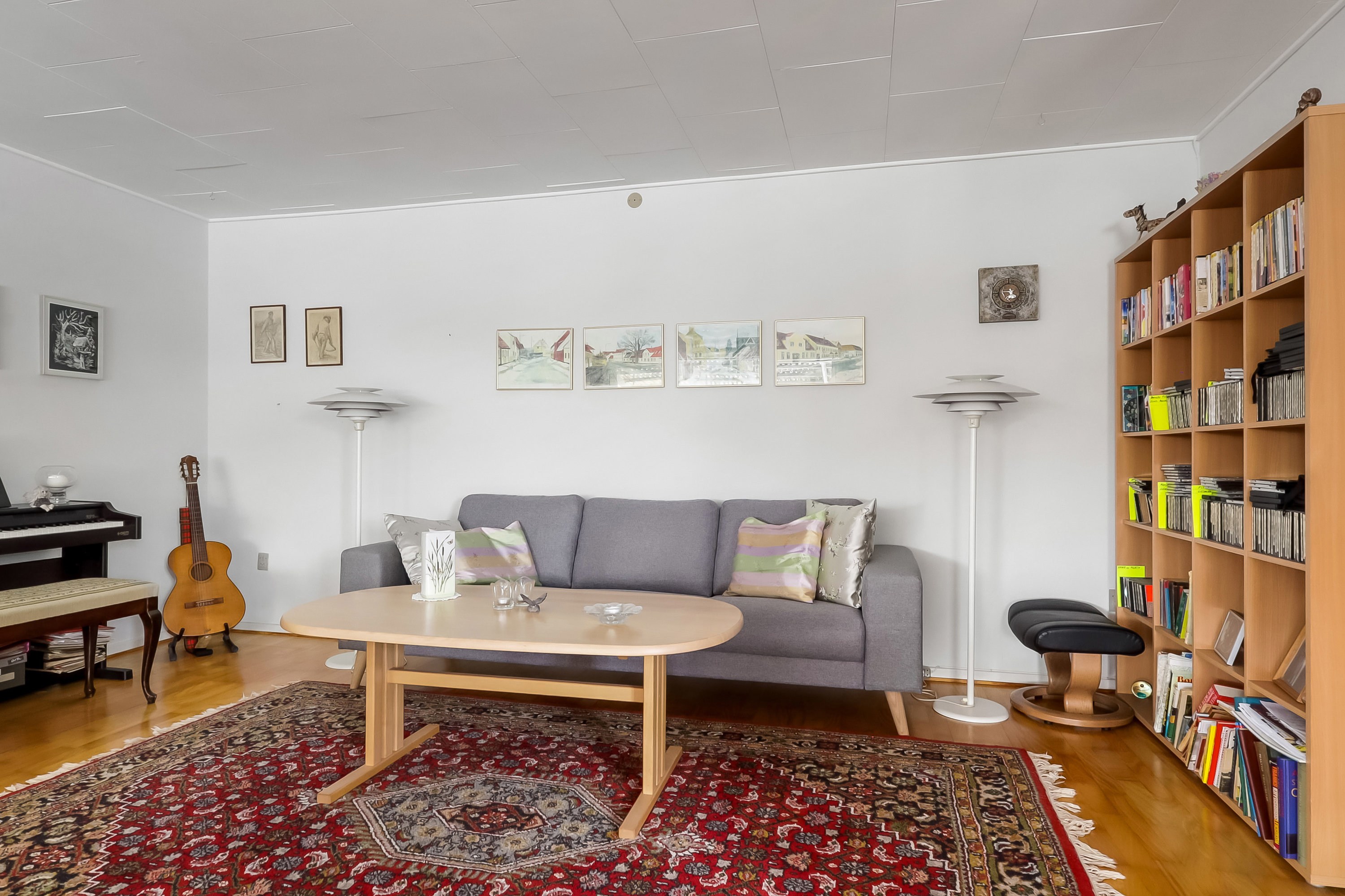 Fremhævet stue billede i fuldskærmstilstand. Billede af Bülowsvej 9, Tved, 5700 Svendborg