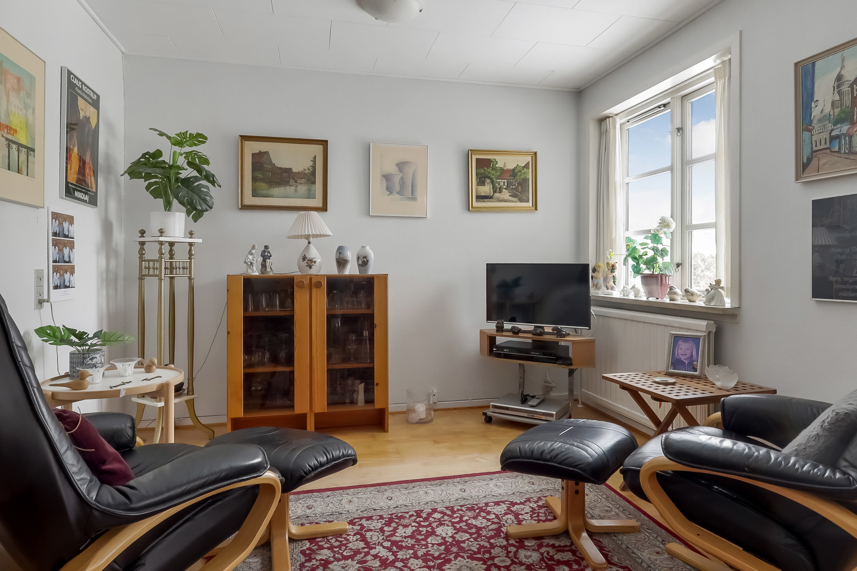 Fremhævet stue billede i fuldskærmstilstand. Billede af Bülowsvej 9, Tved, 5700 Svendborg