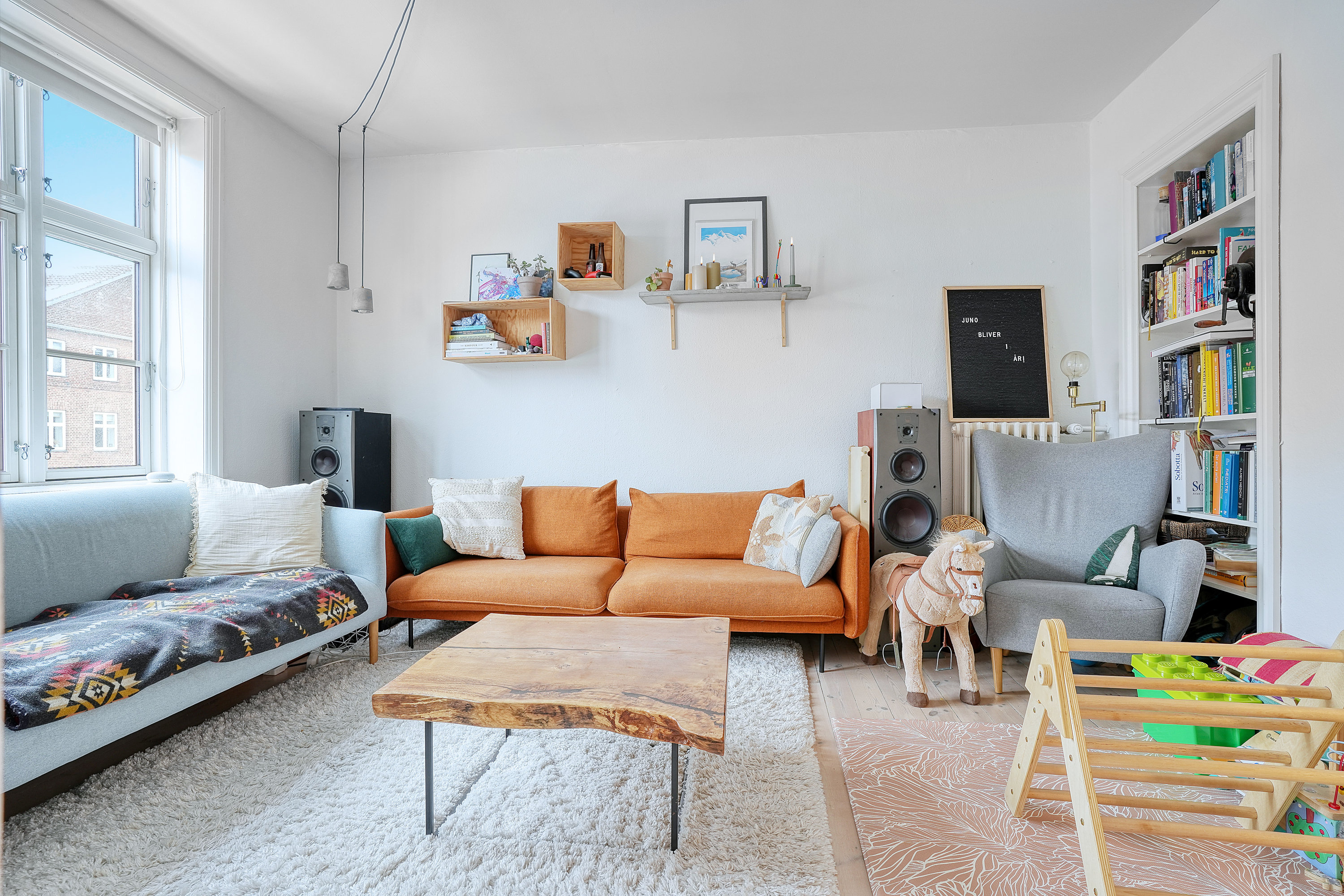 Fremhævet stue billede i fuldskærmstilstand. Billede af Vigerslevvej 39, 1. tv., 2500 Valby