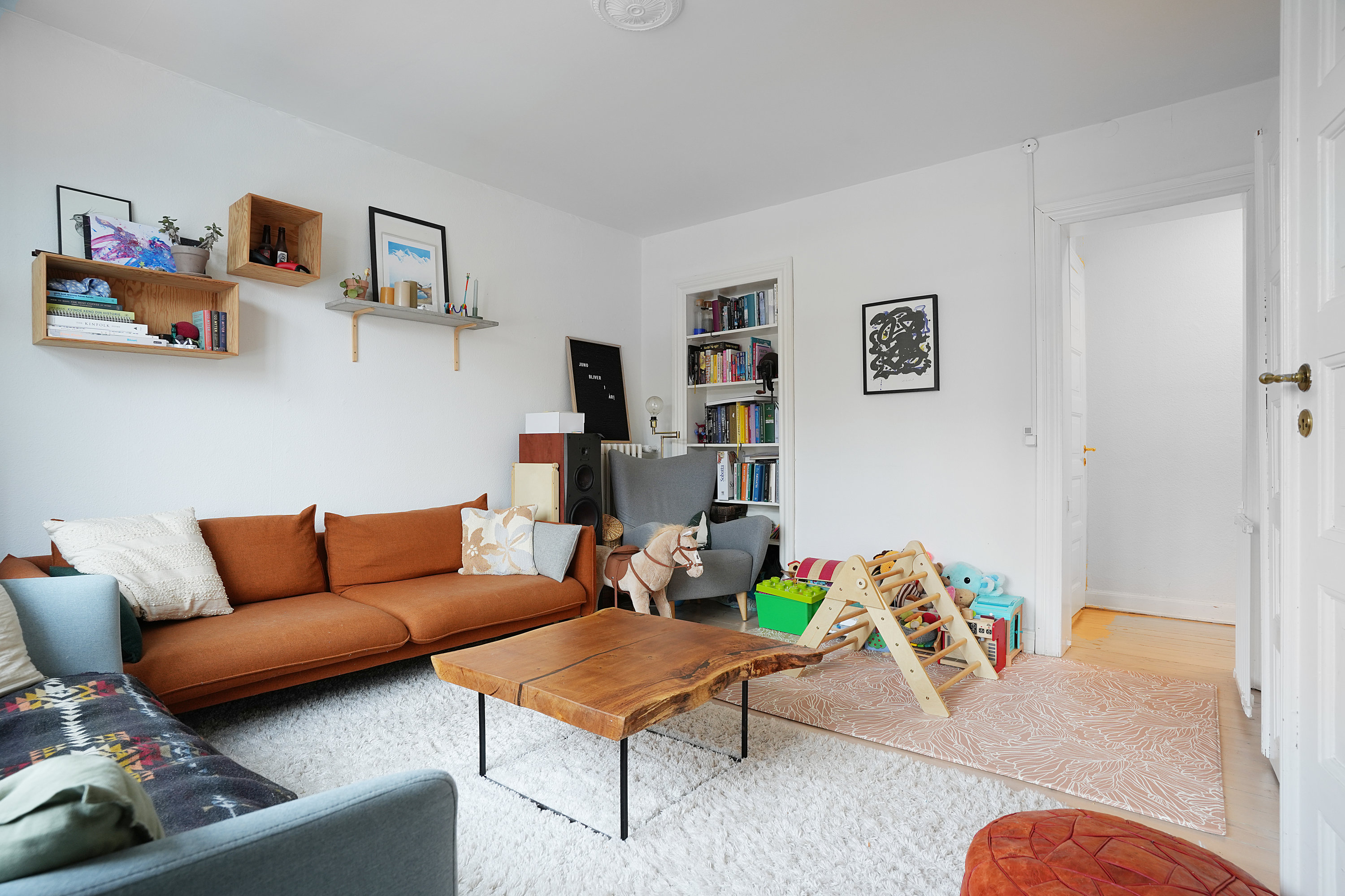 Fremhævet stue billede i fuldskærmstilstand. Billede af Vigerslevvej 39, 1. tv., 2500 Valby